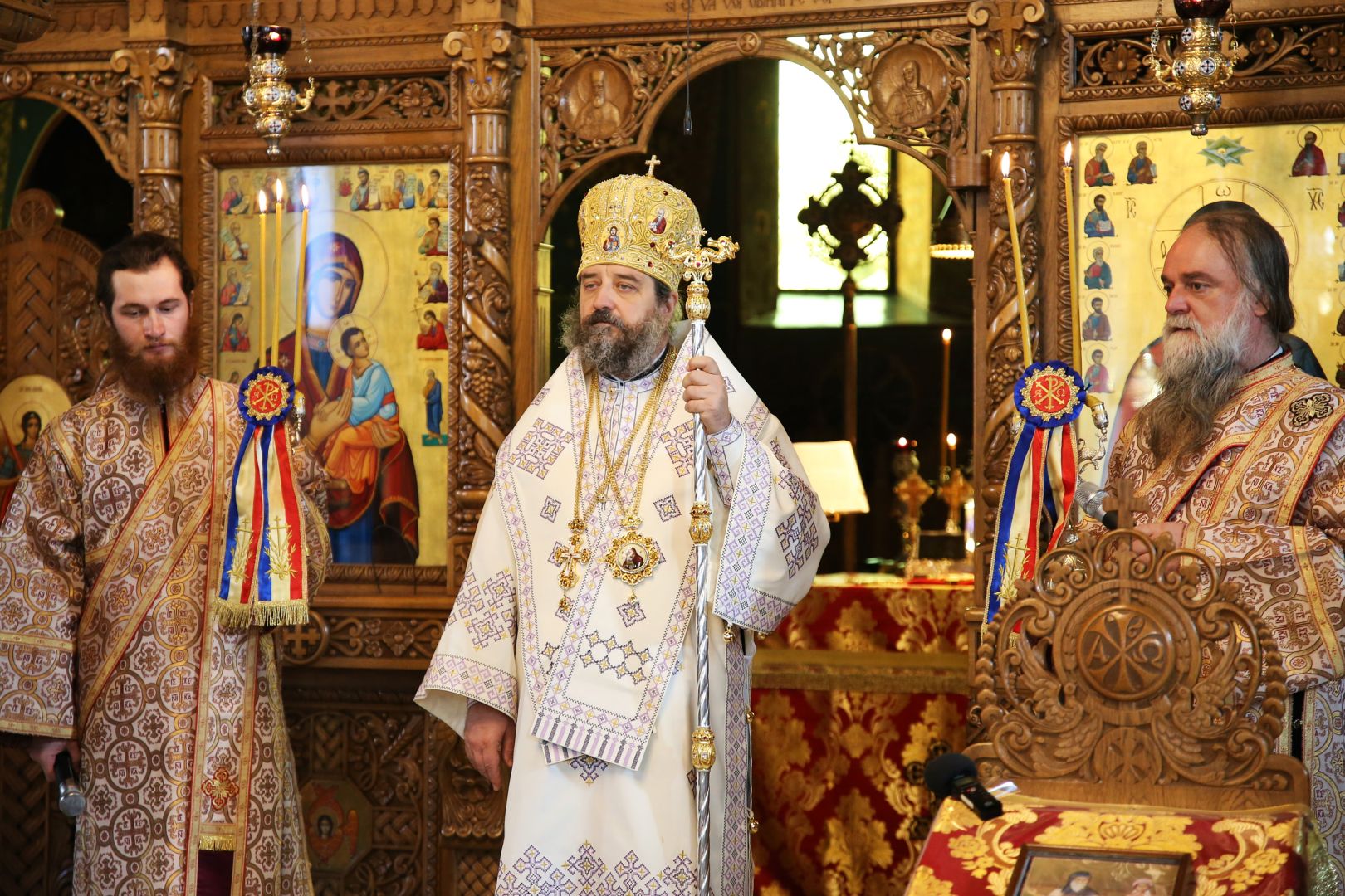 PS Nichifor Botoșăneanul s-a rugat pentru sufletele părinților Cleopa, Paisie și Ioanichie