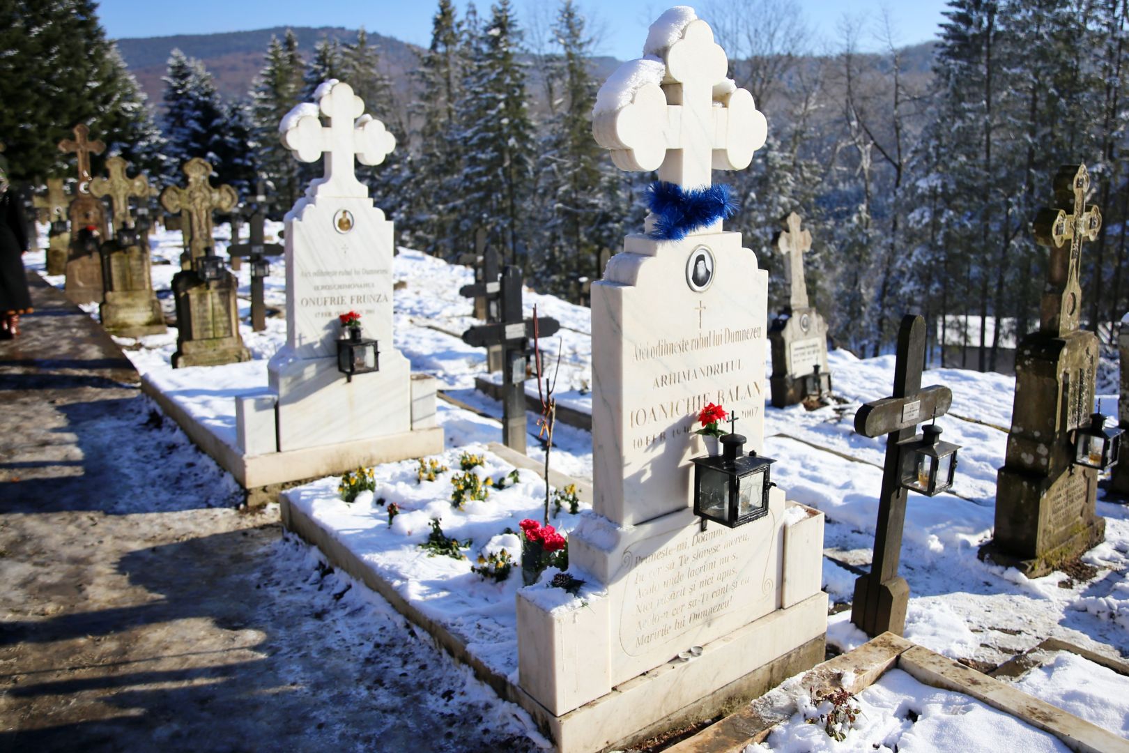 PS Nichifor Botoșăneanul s-a rugat pentru sufletele părinților Cleopa, Paisie și Ioanichie