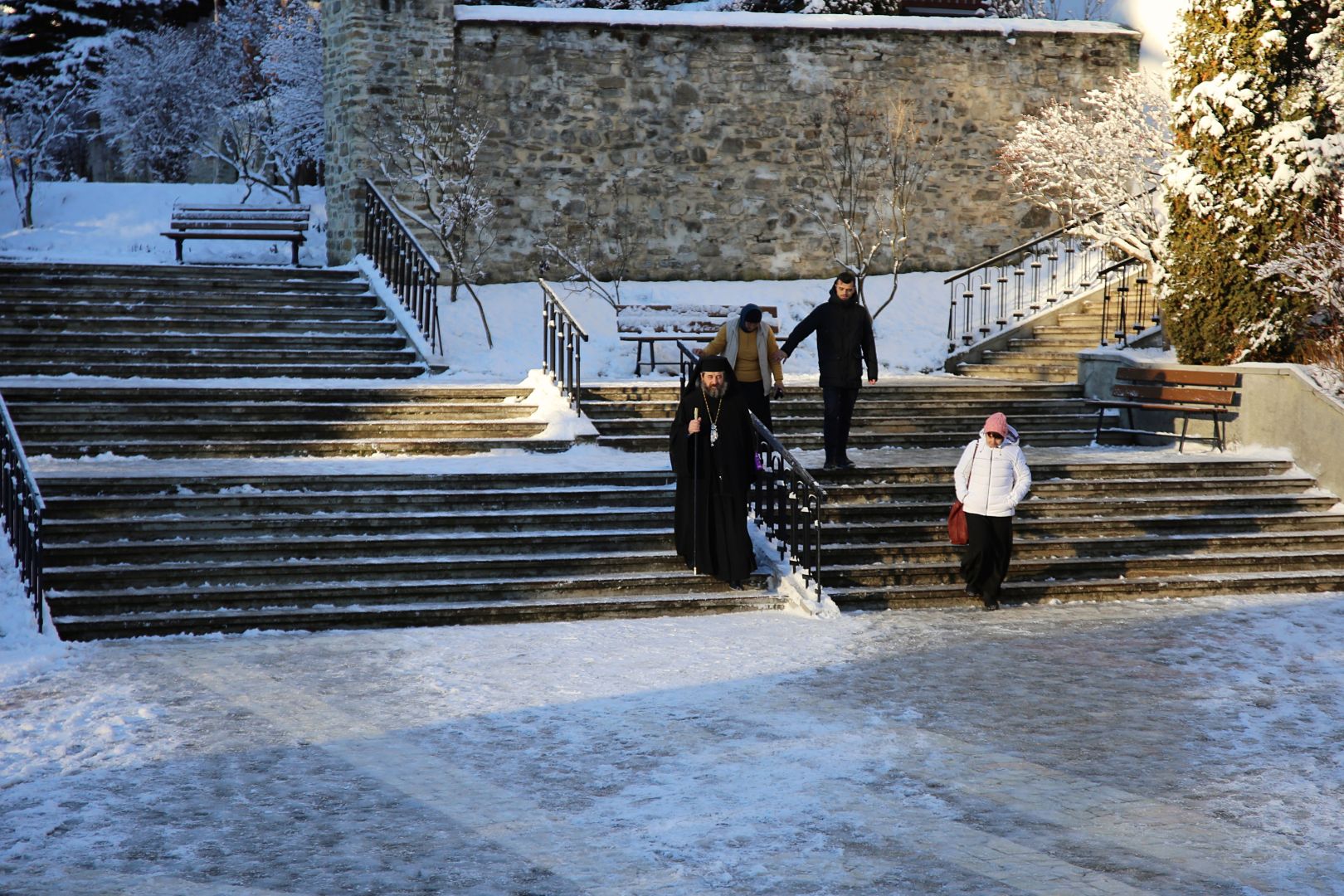 PS Nichifor Botoșăneanul s-a rugat pentru sufletele părinților Cleopa, Paisie și Ioanichie