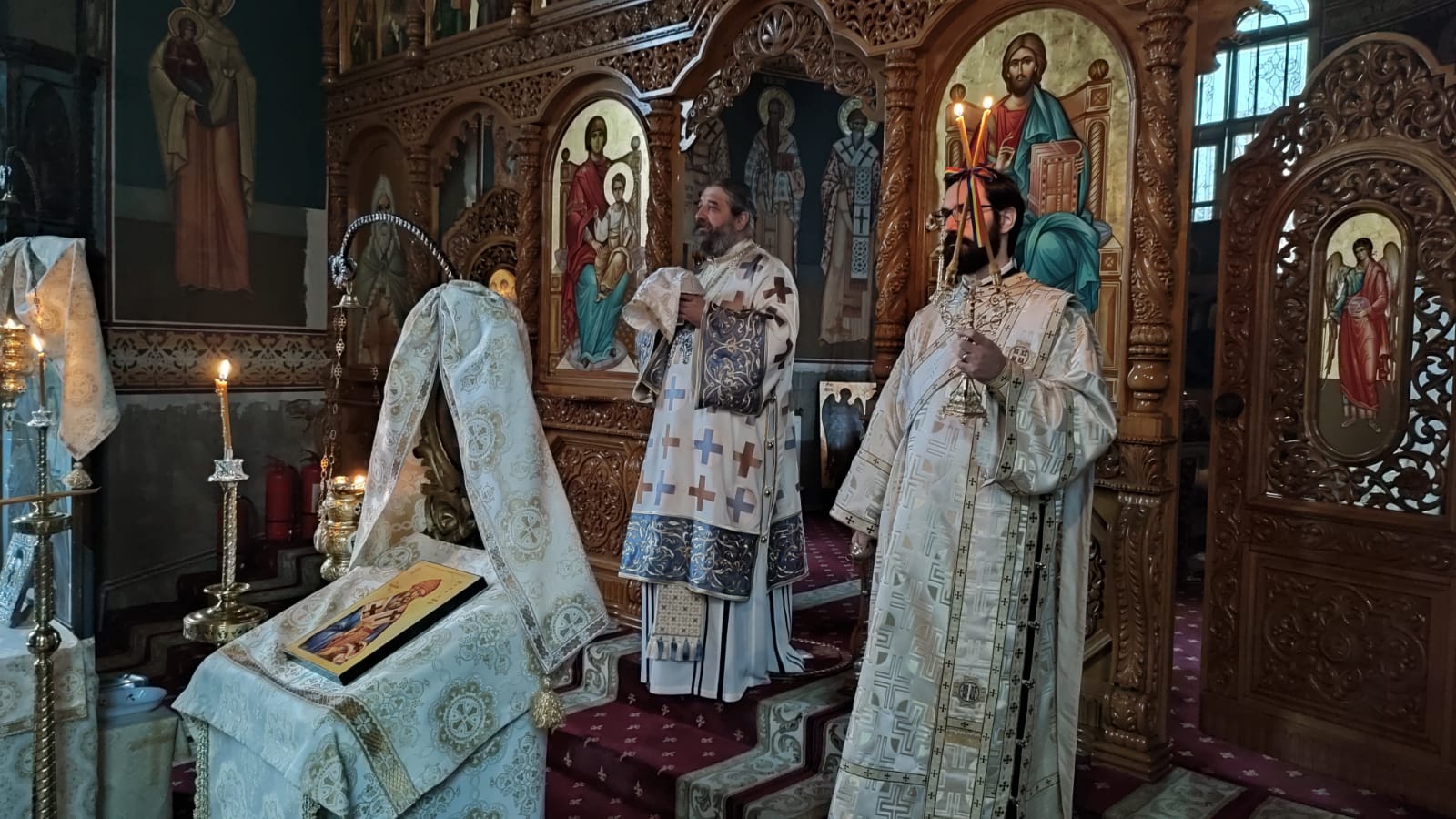 Slujbe arhierești în județul Botoșani: PS Nichifor Botoșăneanul a slujit la Parohiile Mihai Viteazu și Rediu