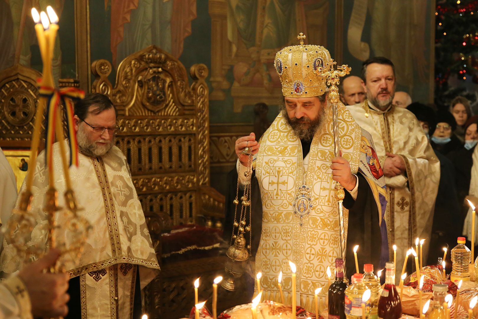 Ierarhul Mirelor Lichiei a fost cinstit ieri seară la Biserica „Sfântul Nicolae Domnesc”. PS Nichifor Botoșăneanul a oficiat slujba vecerniei