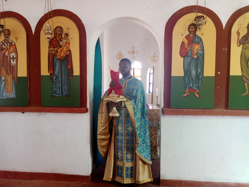 Sfântul Ierarh Nicolae a adus daruri în Tanzania Sfântul Ierarh Nicolae a adus daruri în Tanzania