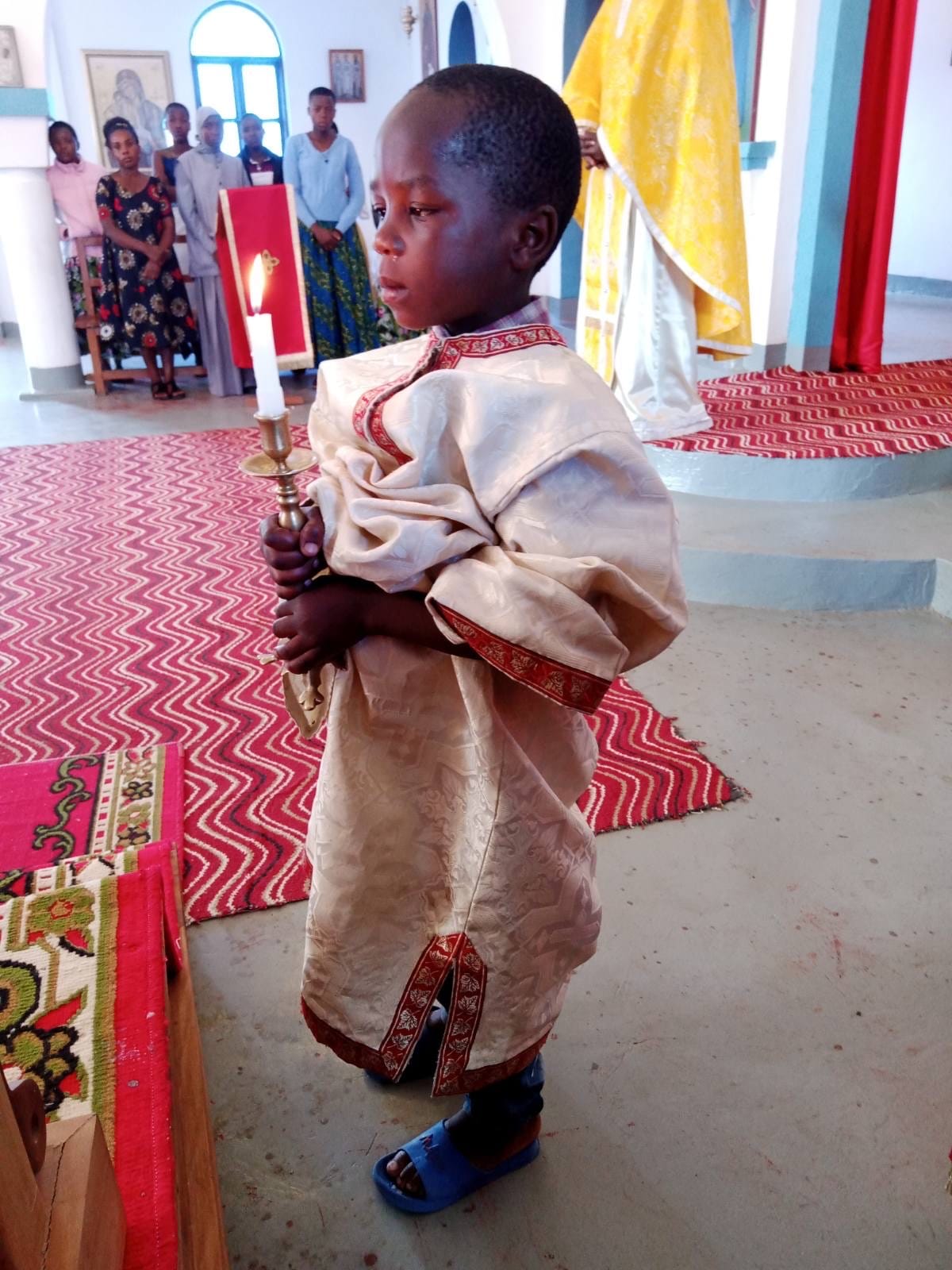 Sfântul Ierarh Nicolae a adus daruri în Tanzania Sfântul Ierarh Nicolae a adus daruri în Tanzania