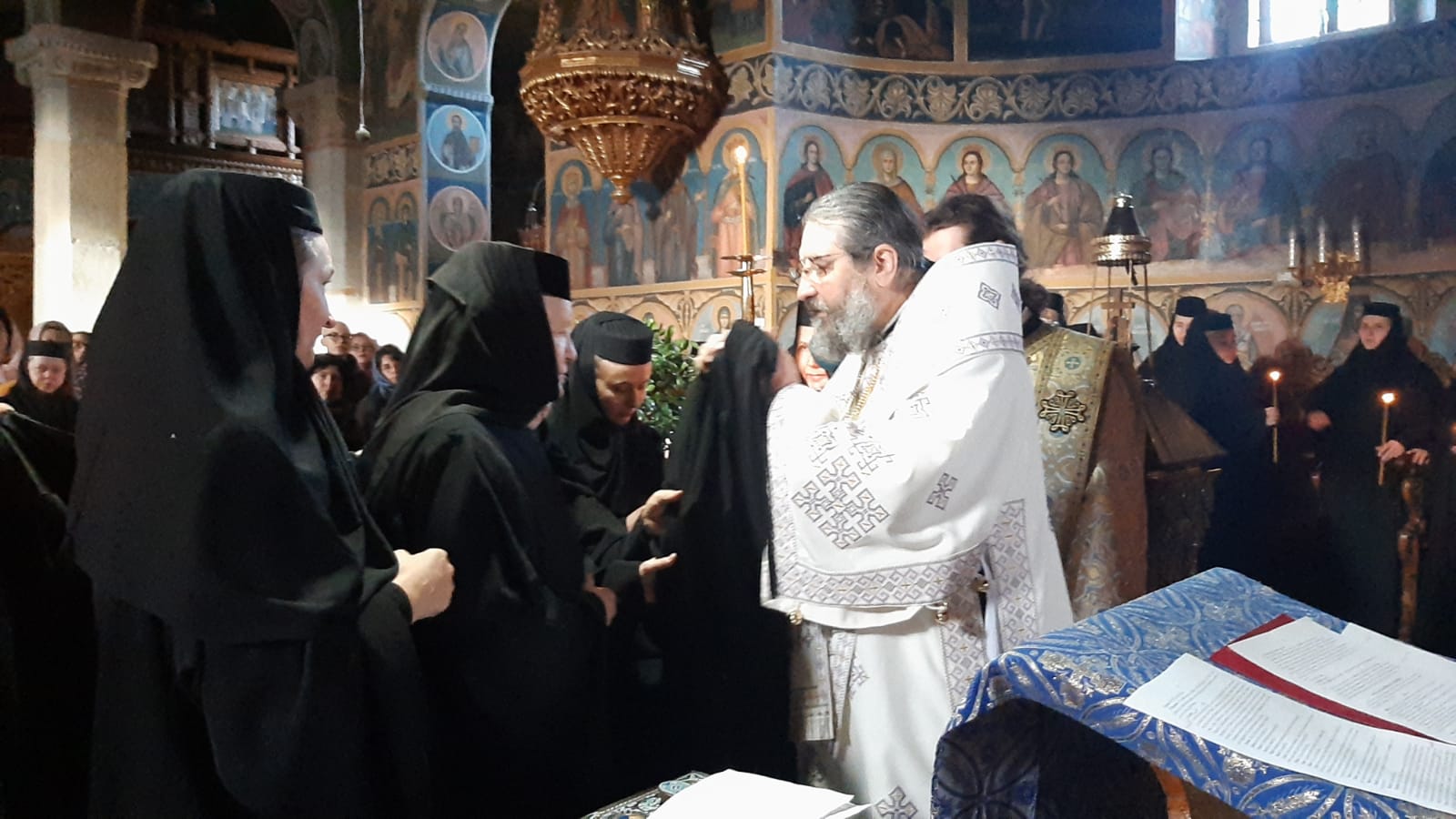 Sora Françoise Détouche, călugărită la Mănăstirea Văratic de PS Părinte Nichifor Botoșăneanul