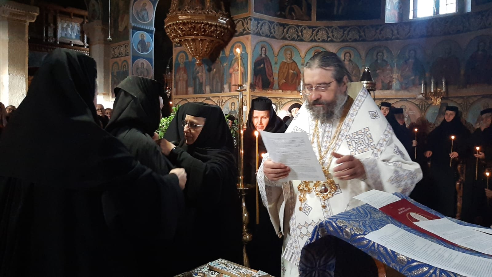 Sora Françoise Détouche, călugărită la Mănăstirea Văratic de PS Părinte Nichifor Botoșăneanul