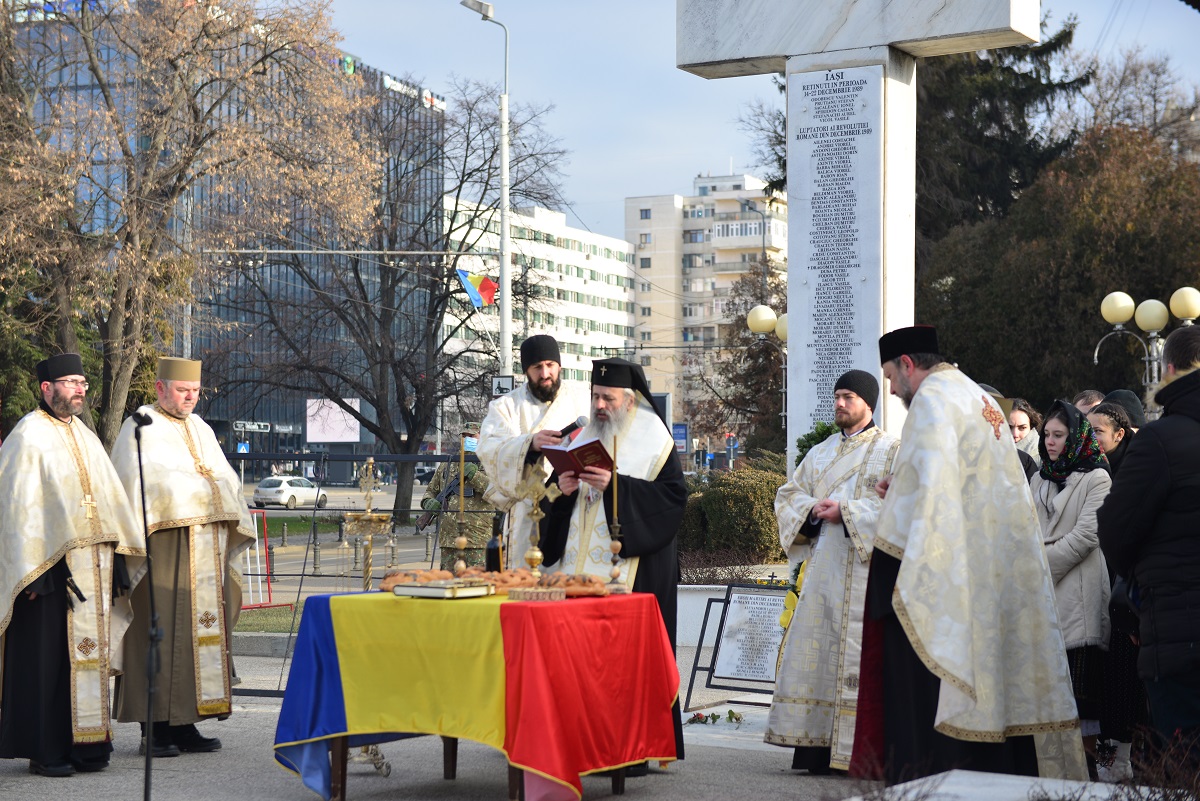 Eroii din 1989, omagiați la Iași: „Ne aflăm în această revoluție continuă”
