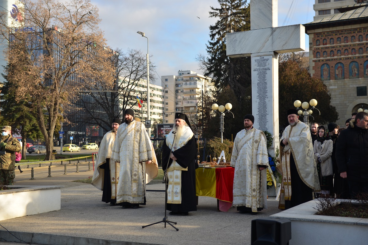 Eroii din 1989, omagiați la Iași: „Ne aflăm în această revoluție continuă”