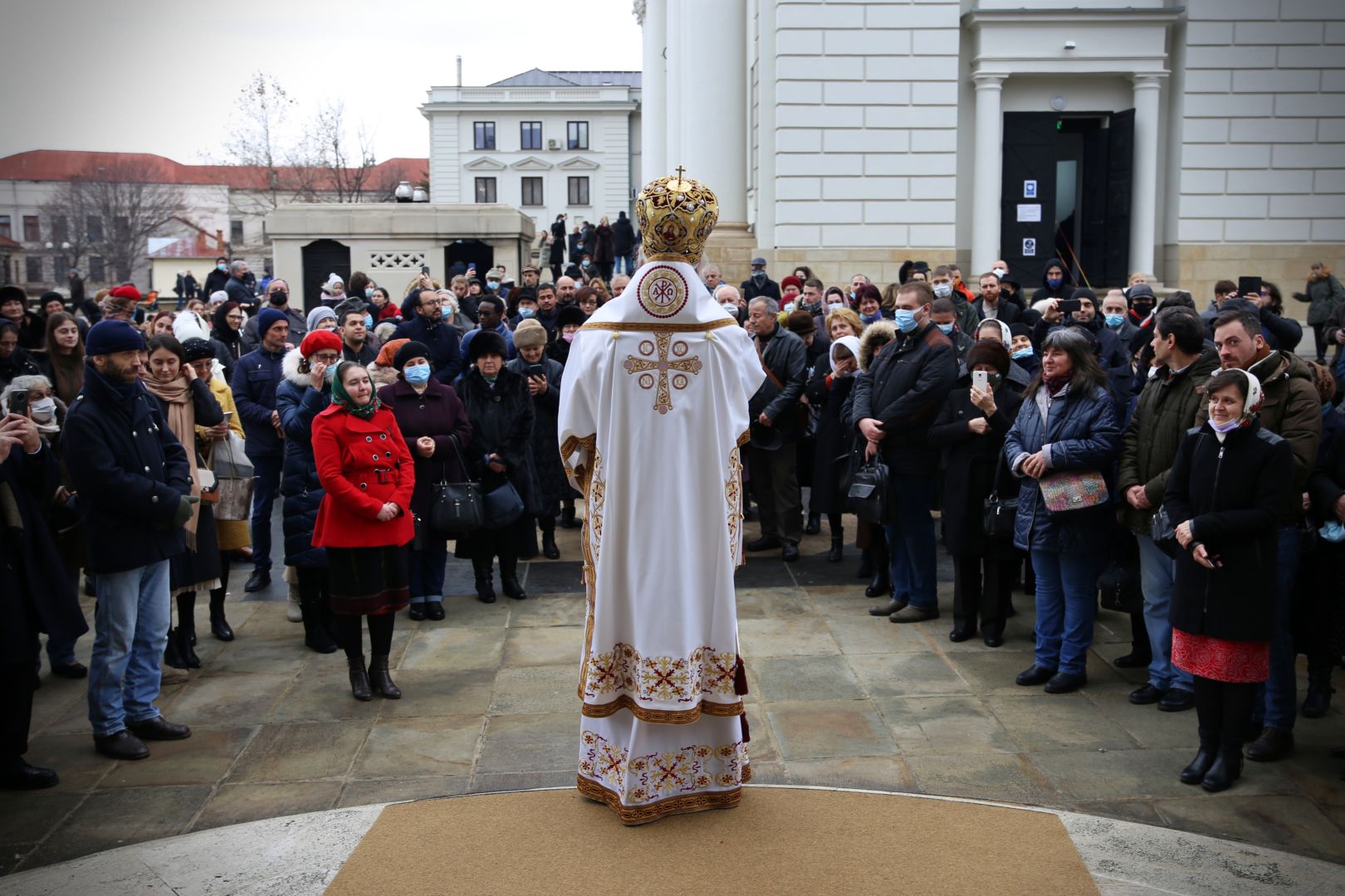 Mitropolitul Moldovei și Bucovinei, la slujba din prima zi de Crăciun: „În această perioadă să fie mai mult cer decât pământ în mintea și inima noastră”