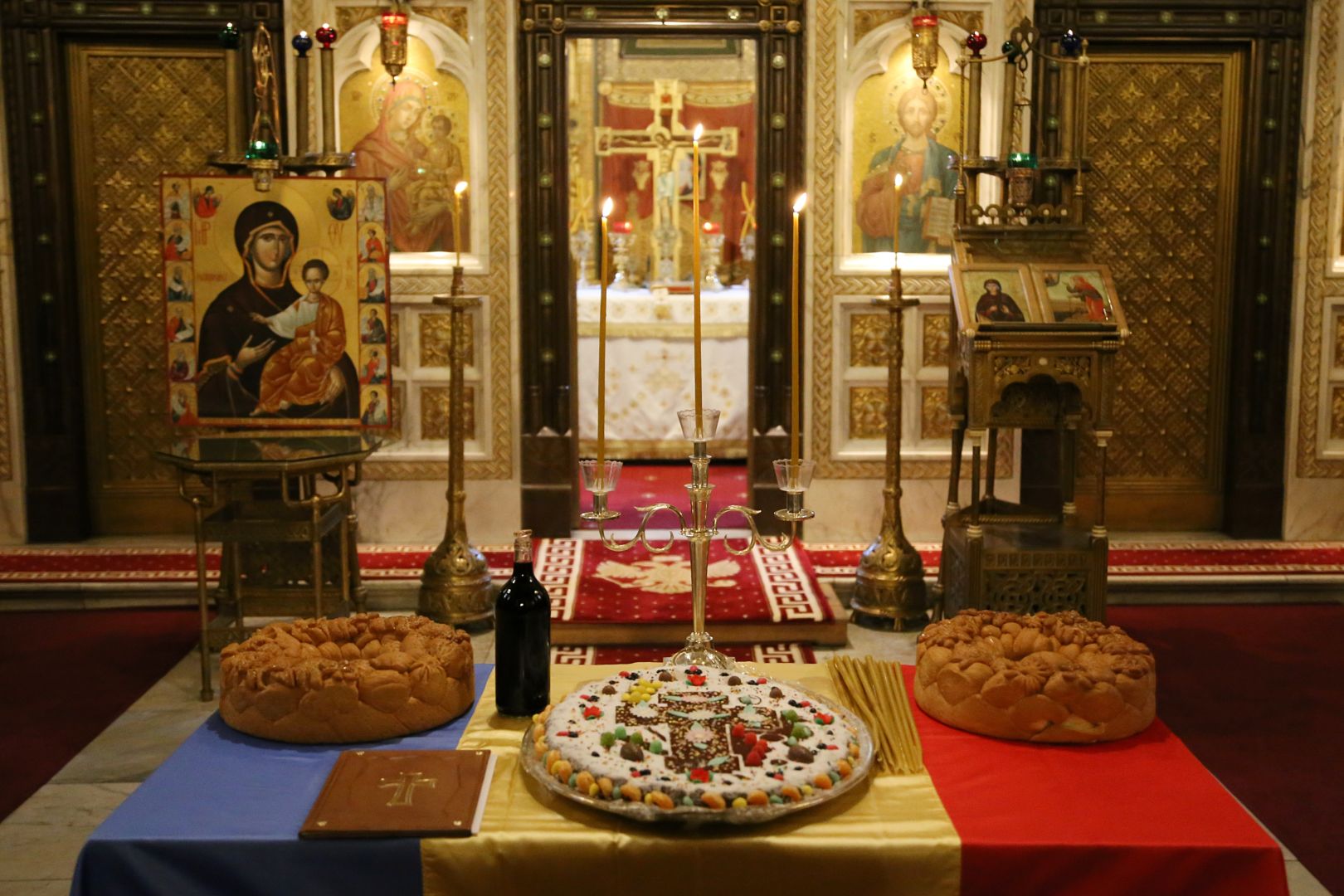 foto: Flavius Popa Înfăptuitorii Unirii Principatelor, pomeniți la Mănăstirea „Sfinții Trei Ierarhi”. IPS Teofan: „Mult bine au făcut națiunii române”