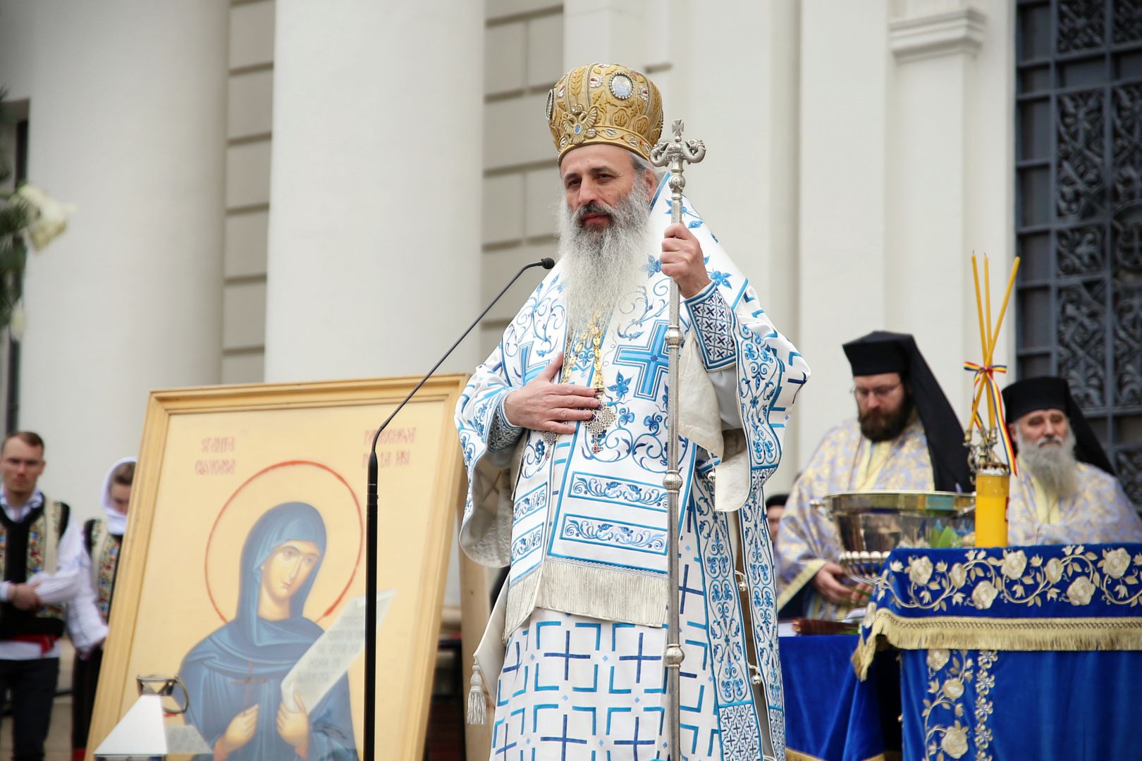 Sfânta Liturghie de Bobotează, săvârșită la patru altare diferite în incinta Ansamblului mitropolitan din Iași: „Prin Botez, am primit demnitatea de creștini”