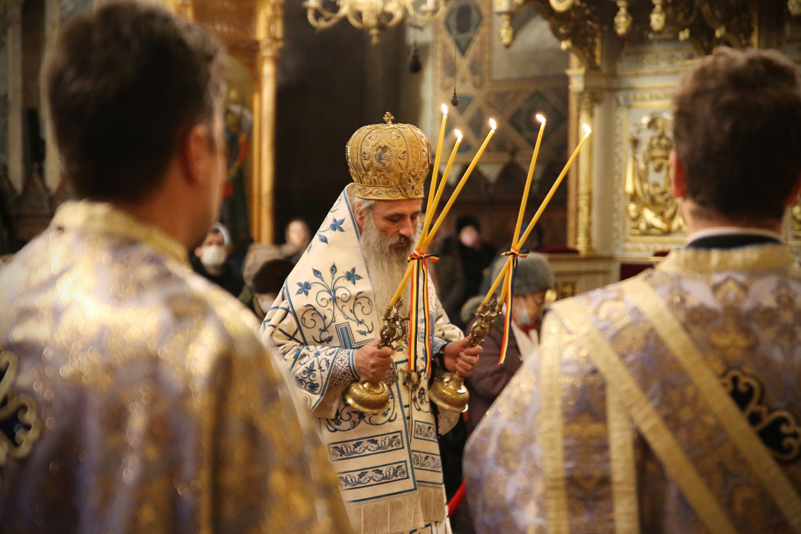 Sfânta Liturghie de Bobotează, săvârșită la patru altare diferite în incinta Ansamblului mitropolitan din Iași: „Prin Botez, am primit demnitatea de creștini”