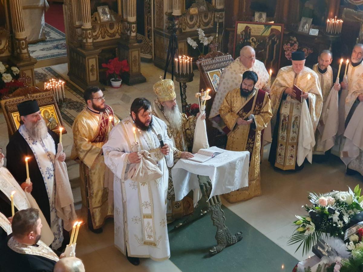 IPS Teodosie a oficiat slujba înmormântării preotului Florin Filip