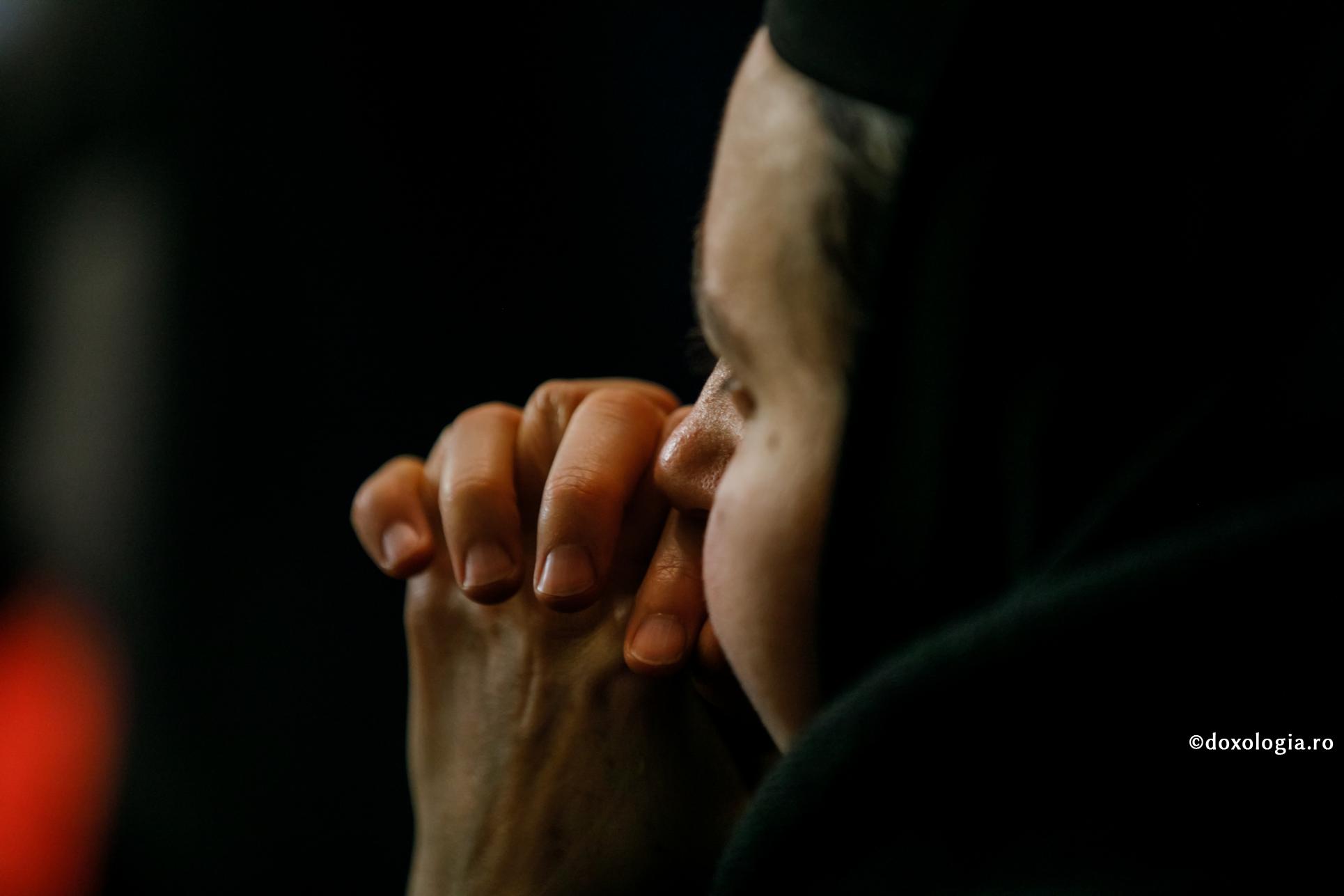 Inima rănită de dor se apropie de Dumnezeu