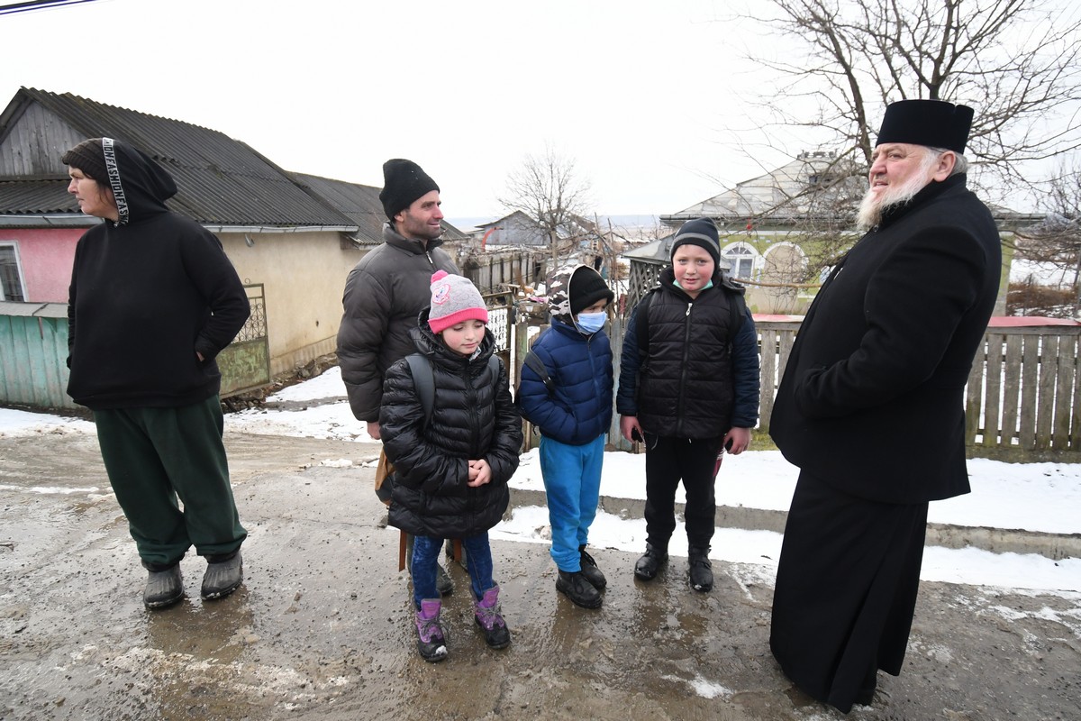 Sprijin din partea Mănăstirii Hadâmbu pentru o familie din satul Fântânele