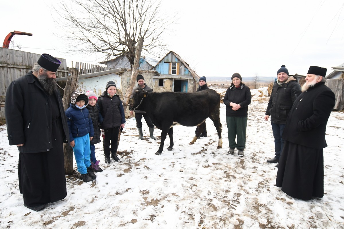 Sprijin din partea Mănăstirii Hadâmbu pentru o familie din satul Fântânele