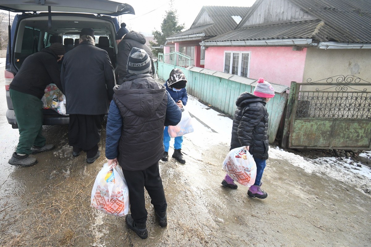 Sprijin din partea Mănăstirii Hadâmbu pentru o familie din satul Fântânele
