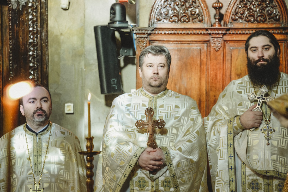 Hramul Facultății de Teologie din Iași, în prezența a trei ierarhi. Unui părinte profesor emerit i-a fost acordată distincția „Crucea Patriarhală”