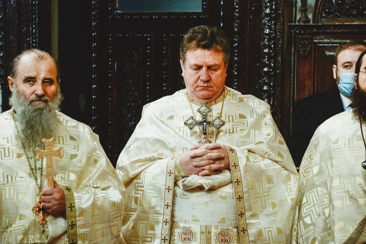 Hramul Facultății de Teologie din Iași, în prezența a trei ierarhi. Unui părinte profesor emerit i-a fost acordată distincția „Crucea Patriarhală”