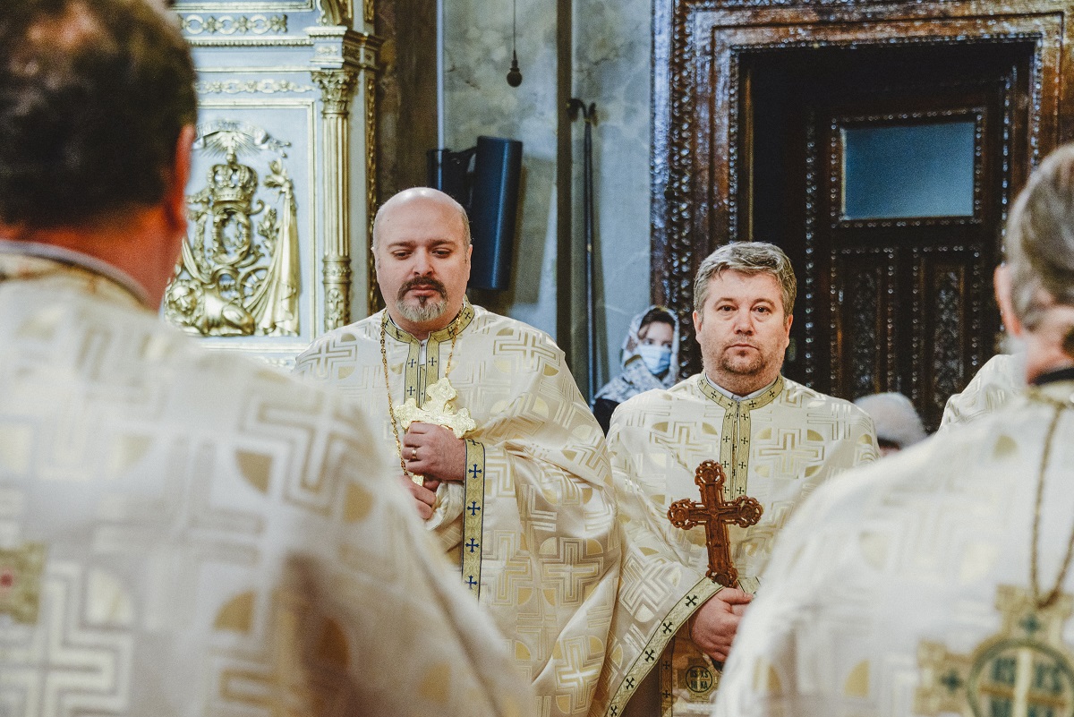 Hramul Facultății de Teologie din Iași, în prezența a trei ierarhi. Unui părinte profesor emerit i-a fost acordată distincția „Crucea Patriarhală”