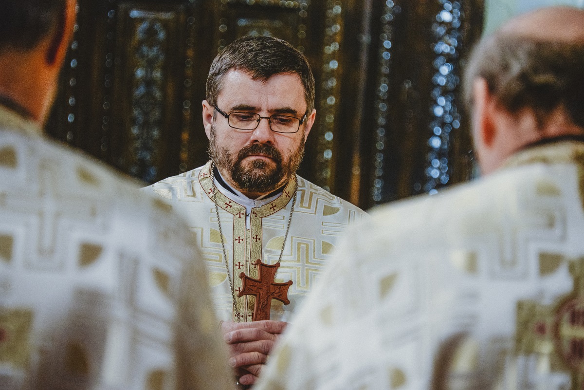 Hramul Facultății de Teologie din Iași, în prezența a trei ierarhi. Unui părinte profesor emerit i-a fost acordată distincția „Crucea Patriarhală”