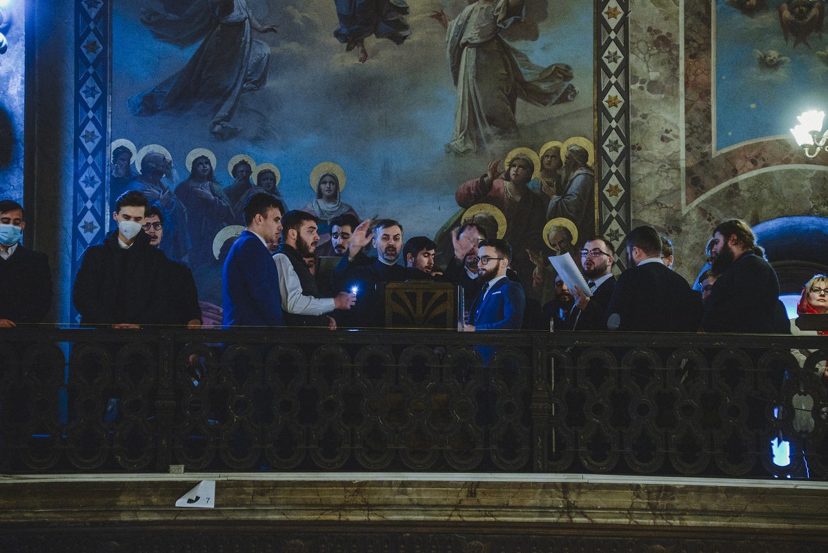 Hramul Facultății de Teologie din Iași, în prezența a trei ierarhi. Unui părinte profesor emerit i-a fost acordată distincția „Crucea Patriarhală”