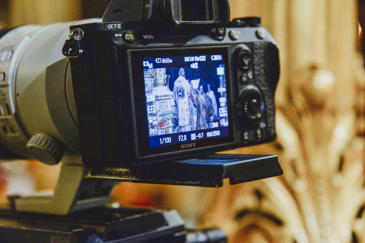 Hramul Facultății de Teologie din Iași, în prezența a trei ierarhi. Unui părinte profesor emerit i-a fost acordată distincția „Crucea Patriarhală”