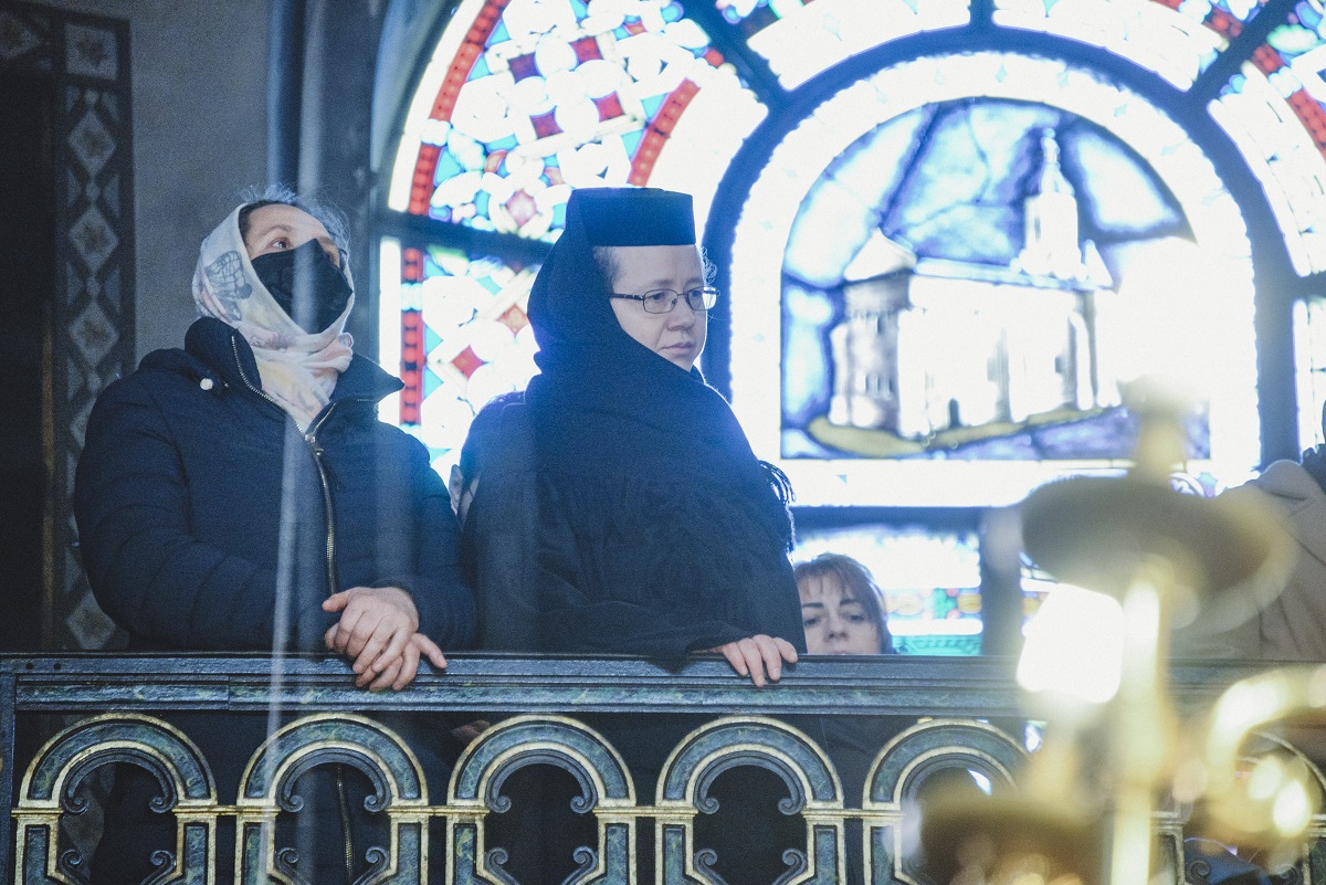 Hramul Facultății de Teologie din Iași, în prezența a trei ierarhi. Unui părinte profesor emerit i-a fost acordată distincția „Crucea Patriarhală”