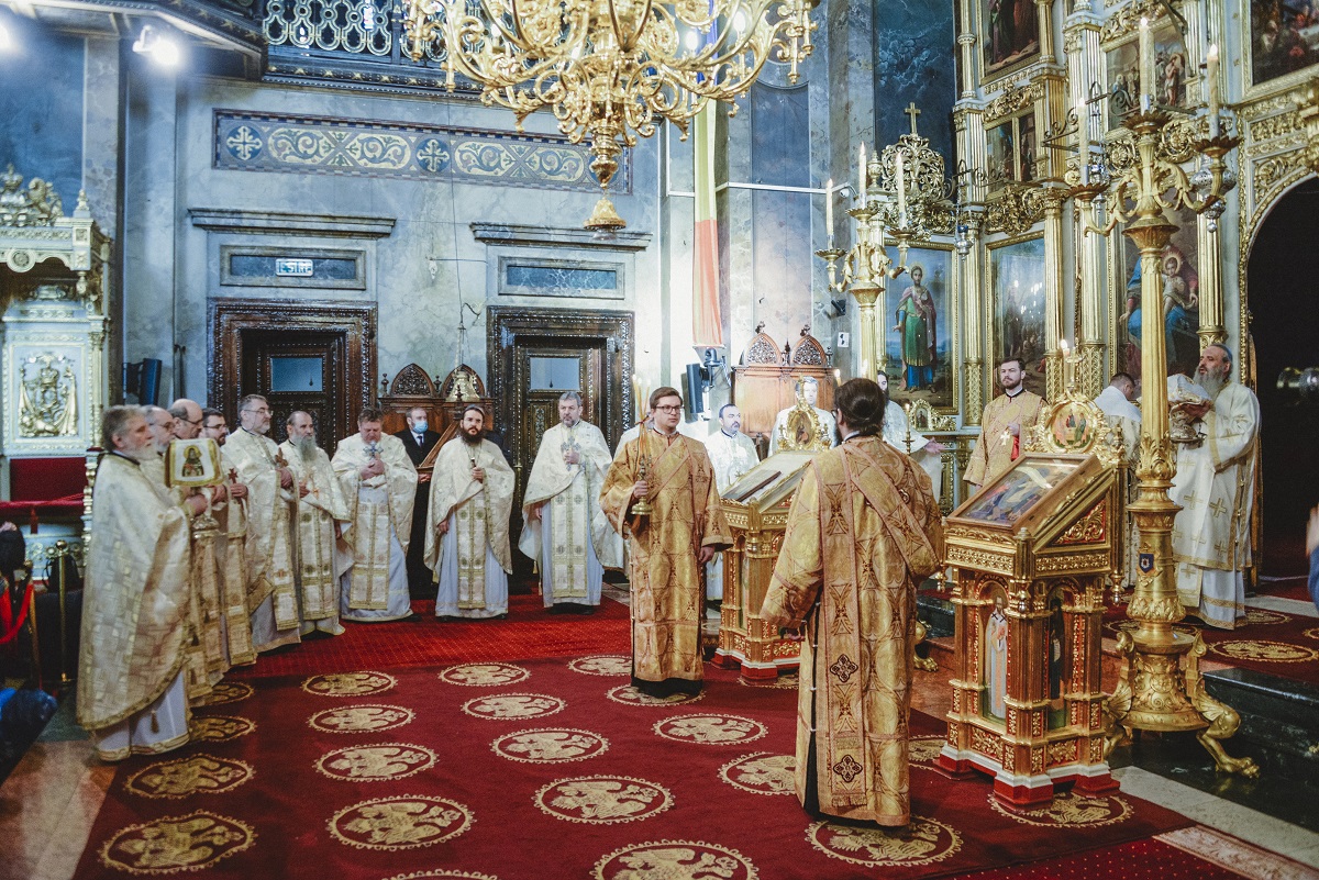 Hramul Facultății de Teologie din Iași, în prezența a trei ierarhi. Unui părinte profesor emerit i-a fost acordată distincția „Crucea Patriarhală”