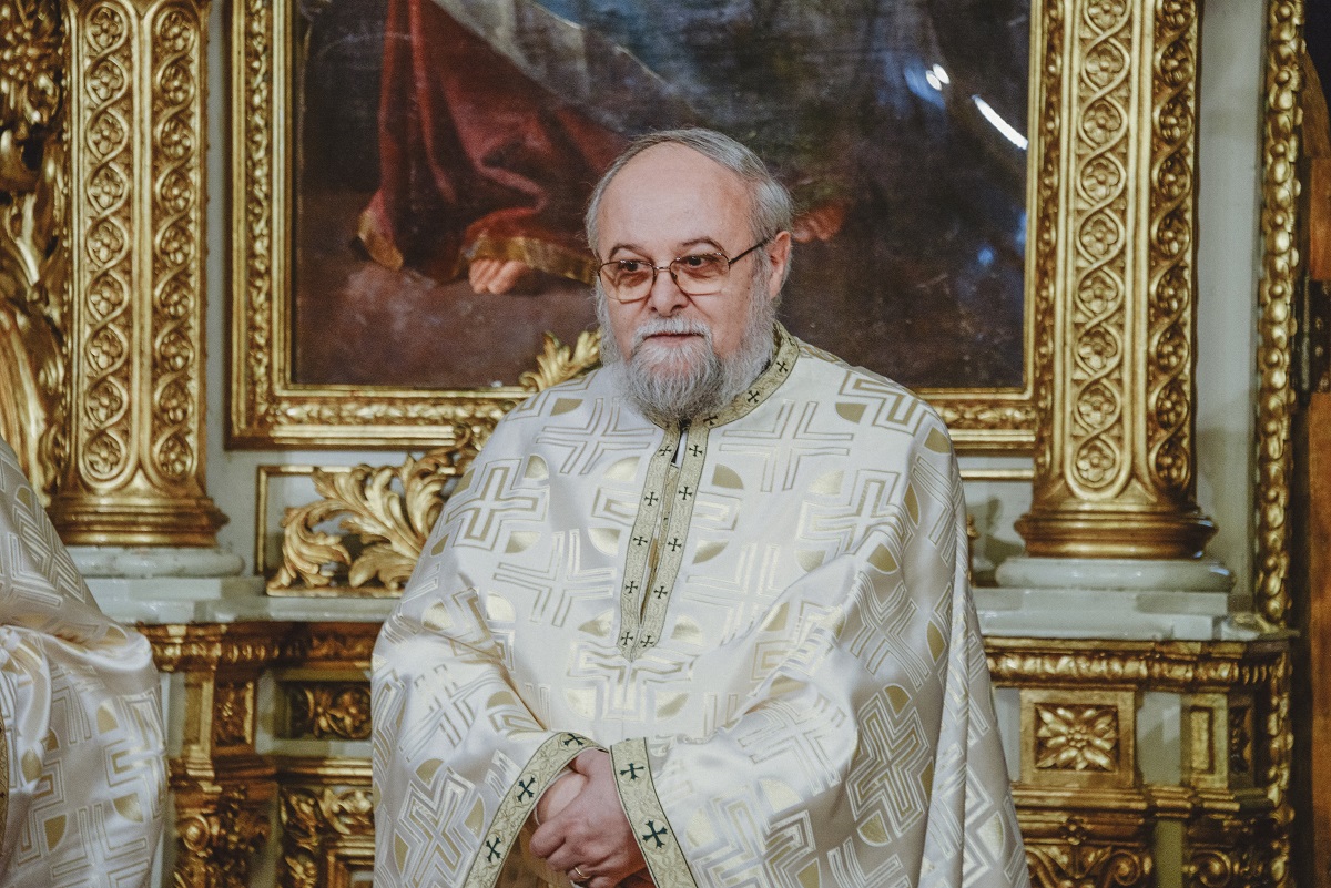 Hramul Facultății de Teologie din Iași, în prezența a trei ierarhi. Unui părinte profesor emerit i-a fost acordată distincția „Crucea Patriarhală”