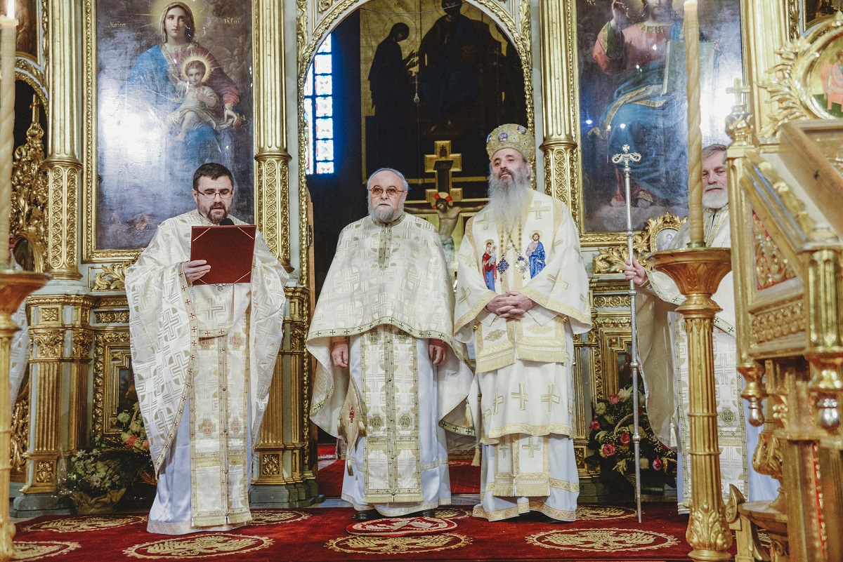 Hramul Facultății de Teologie din Iași, în prezența a trei ierarhi. Unui părinte profesor emerit i-a fost acordată distincția „Crucea Patriarhală”