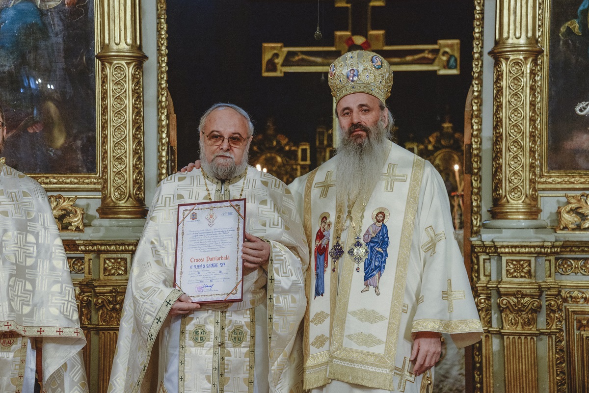 Hramul Facultății de Teologie din Iași, în prezența a trei ierarhi. Unui părinte profesor emerit i-a fost acordată distincția „Crucea Patriarhală”
