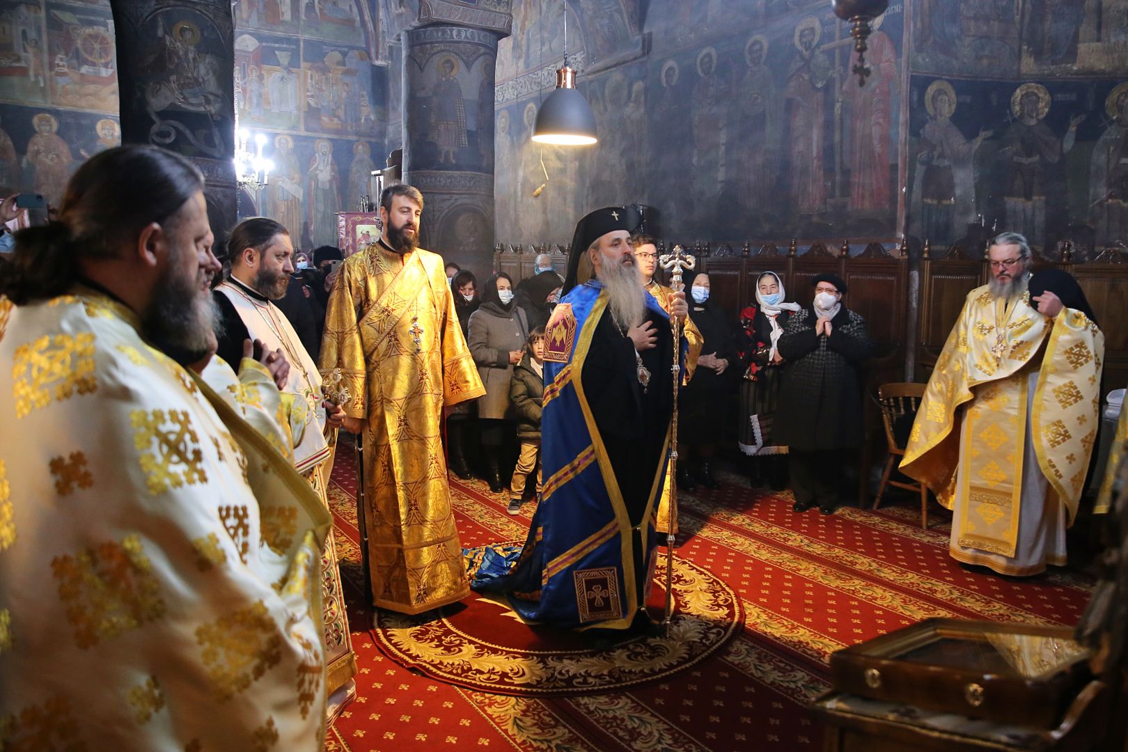 foto: Flavius Popa IPS Părinte Mitropolit Teofan în Duminica vindecării leproșilor: „Recunoștința față de Dumnezeu se arată prin participarea noastră la Dumnezeiasca Liturghie”