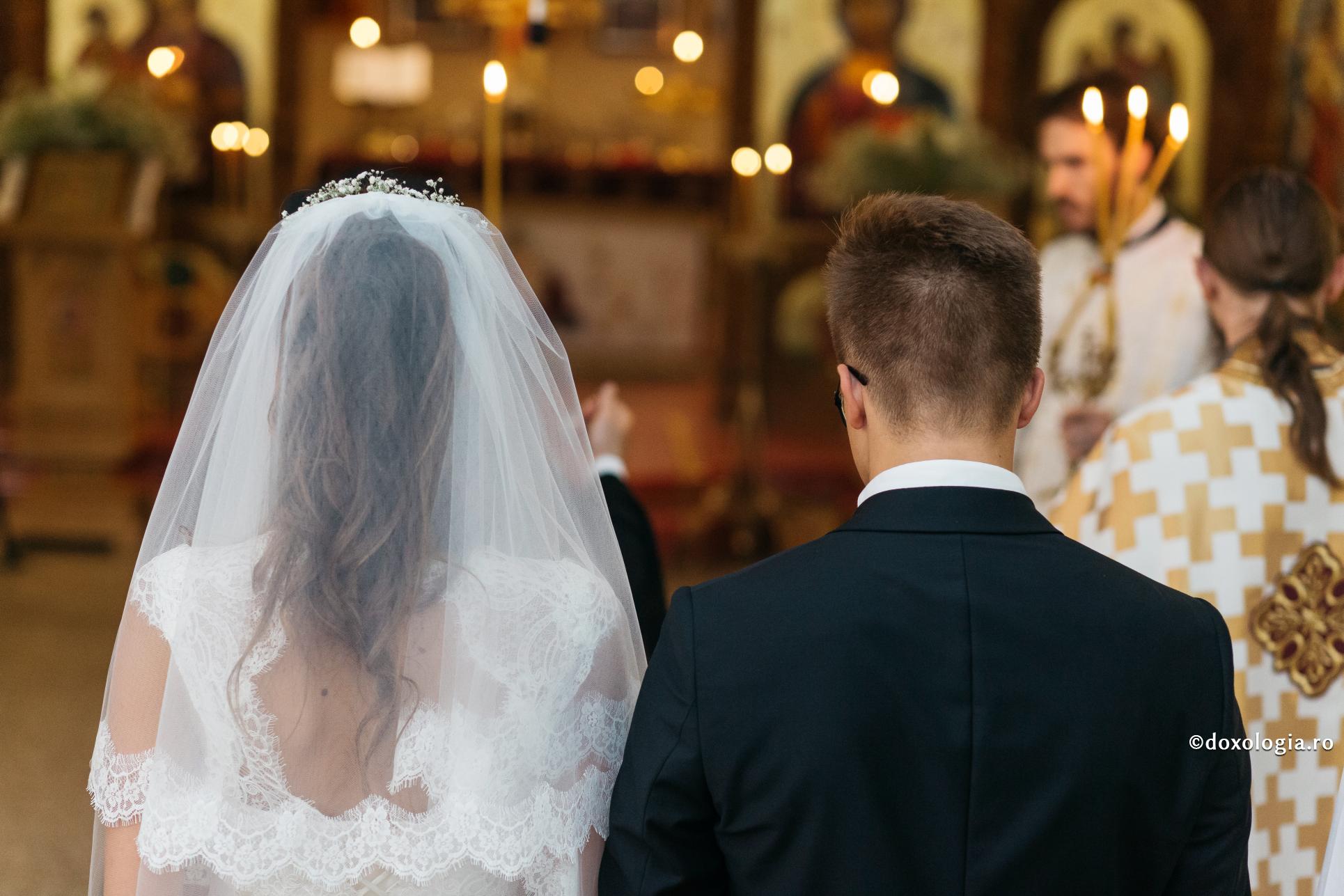 Cât de important este modelul părinților în întemeierea propriei familii? / Foto: Pr. Benedict Both cununie religioasă
