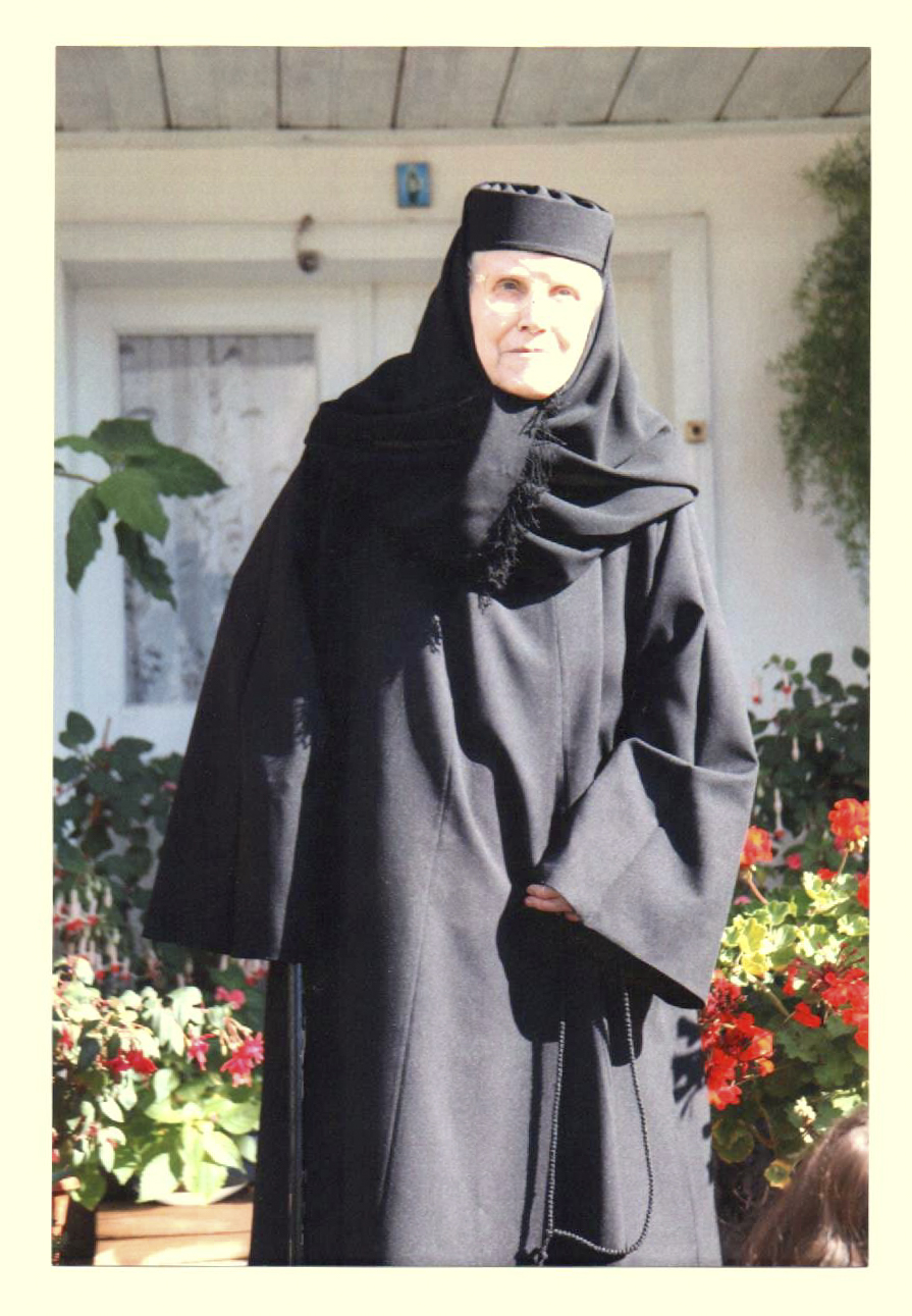 Monahia Glicheria Mănăstireanu a trecut la cele veșnice astăzi,  în timpul Sfintei Liturghii, după 81 de ani de viețuire mănăstirească