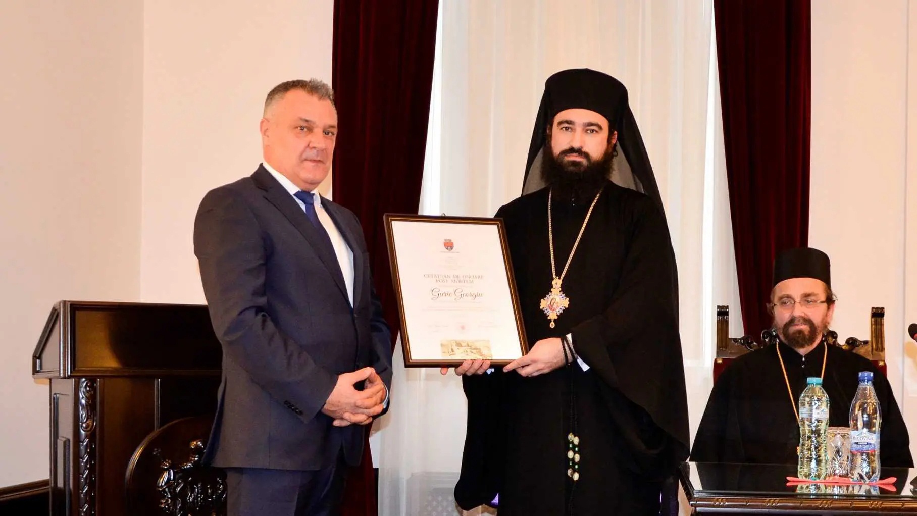 Foto: Episcopia Devei și Hunedoarei Post mortem: Preasfințitul Părinte Gurie a fost numit cetățean de onoare al Municipiului Deva