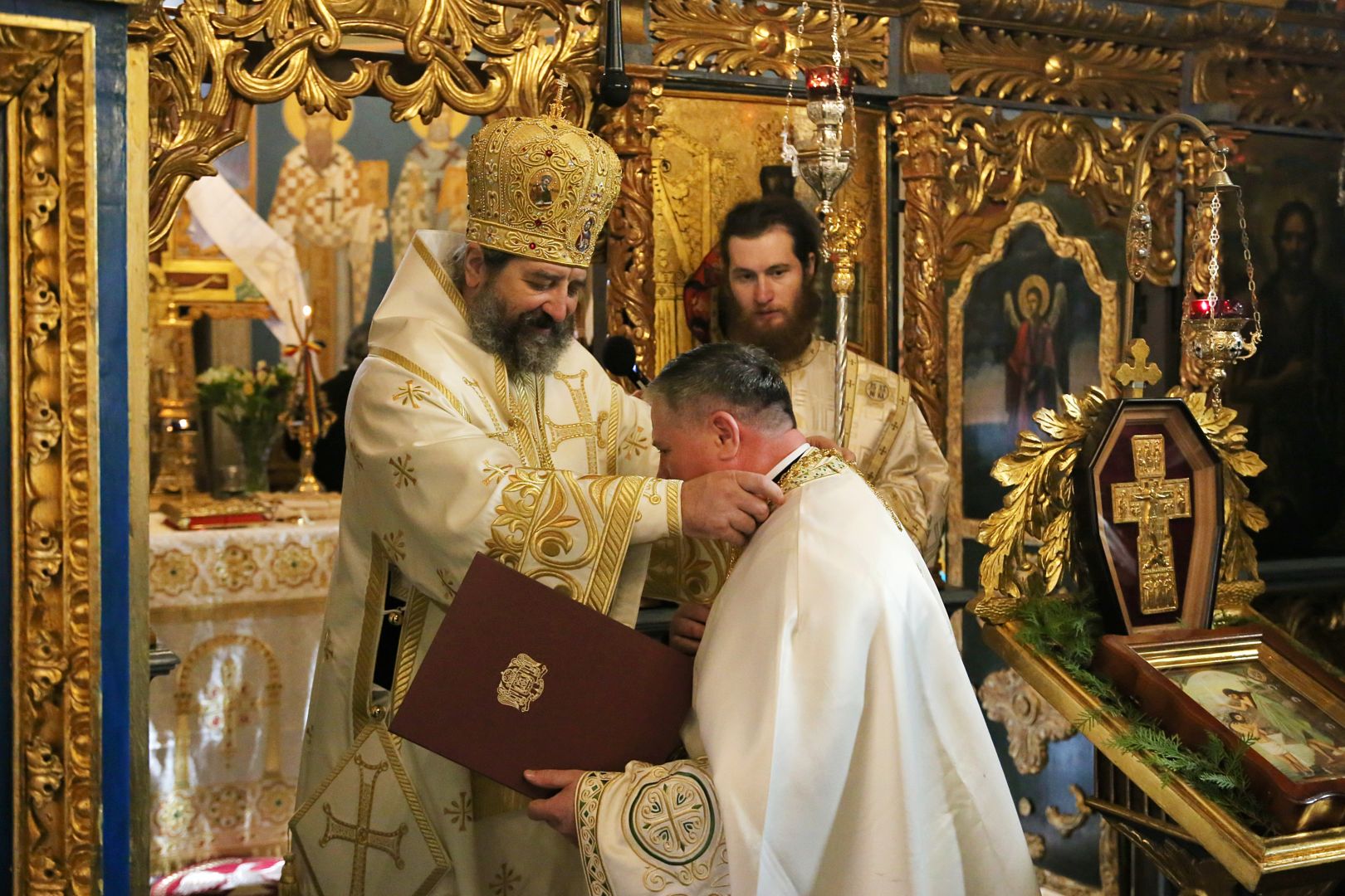 Catapeteasma Bisericii „Tăierea Capului Sfântului Ioan Botezătorul” din Iași, veche de aproape 400 de ani, a fost resfințită