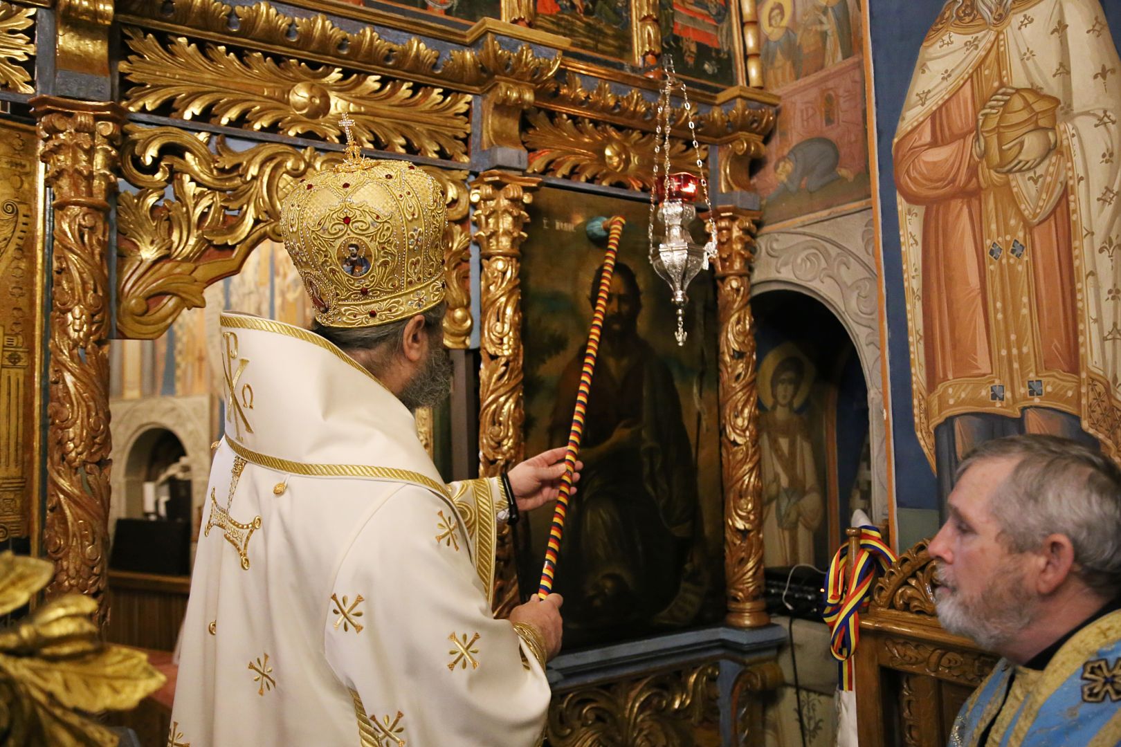 Catapeteasma Bisericii „Tăierea Capului Sfântului Ioan Botezătorul” din Iași, veche de aproape 400 de ani, a fost resfințită