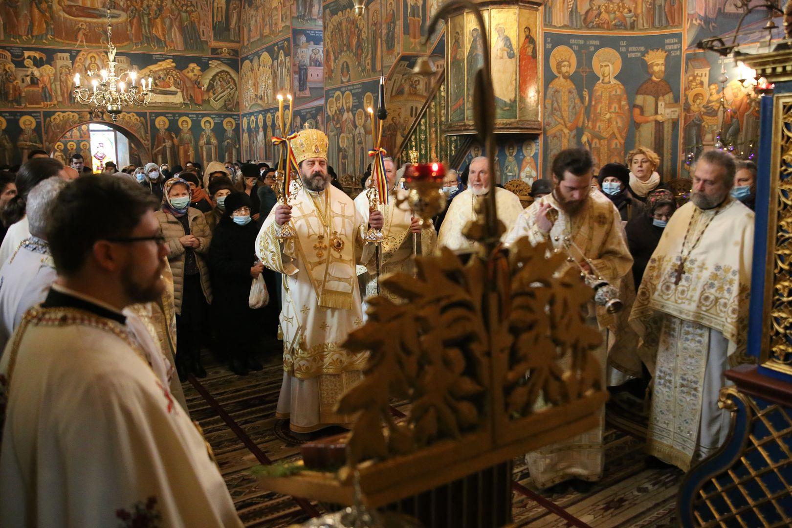 Catapeteasma Bisericii „Tăierea Capului Sfântului Ioan Botezătorul” din Iași, veche de aproape 400 de ani, a fost resfințită