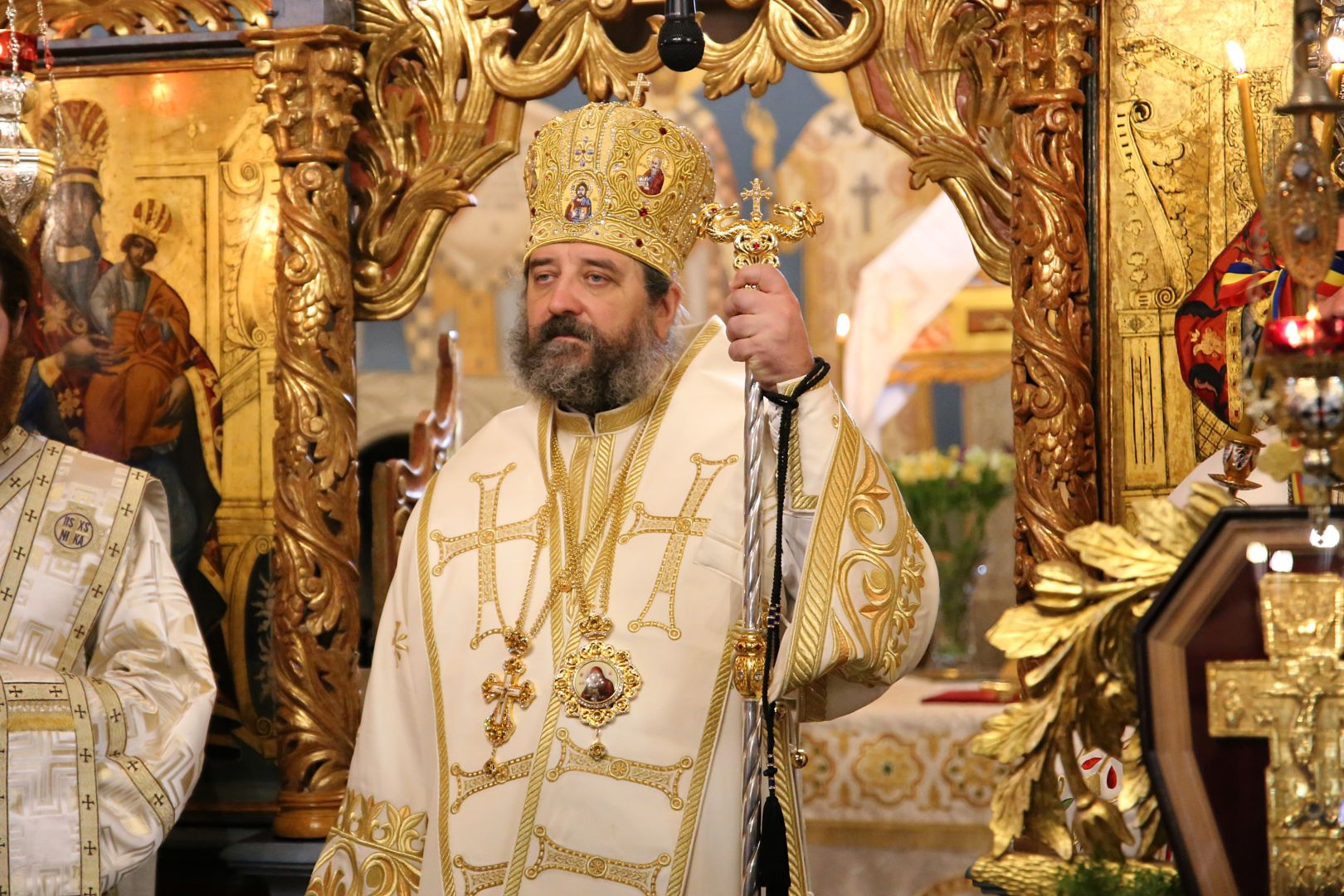 Catapeteasma Bisericii „Tăierea Capului Sfântului Ioan Botezătorul” din Iași, veche de aproape 400 de ani, a fost resfințită