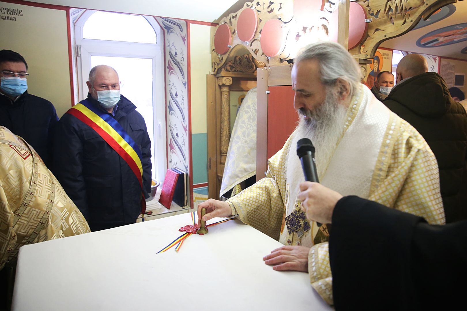 foto: Flavius Popa Paraclisul Centrului de asistență medico-socială din Bivolari, renovat de Batalionul 151 Infanterie, a fost târnosit duminică