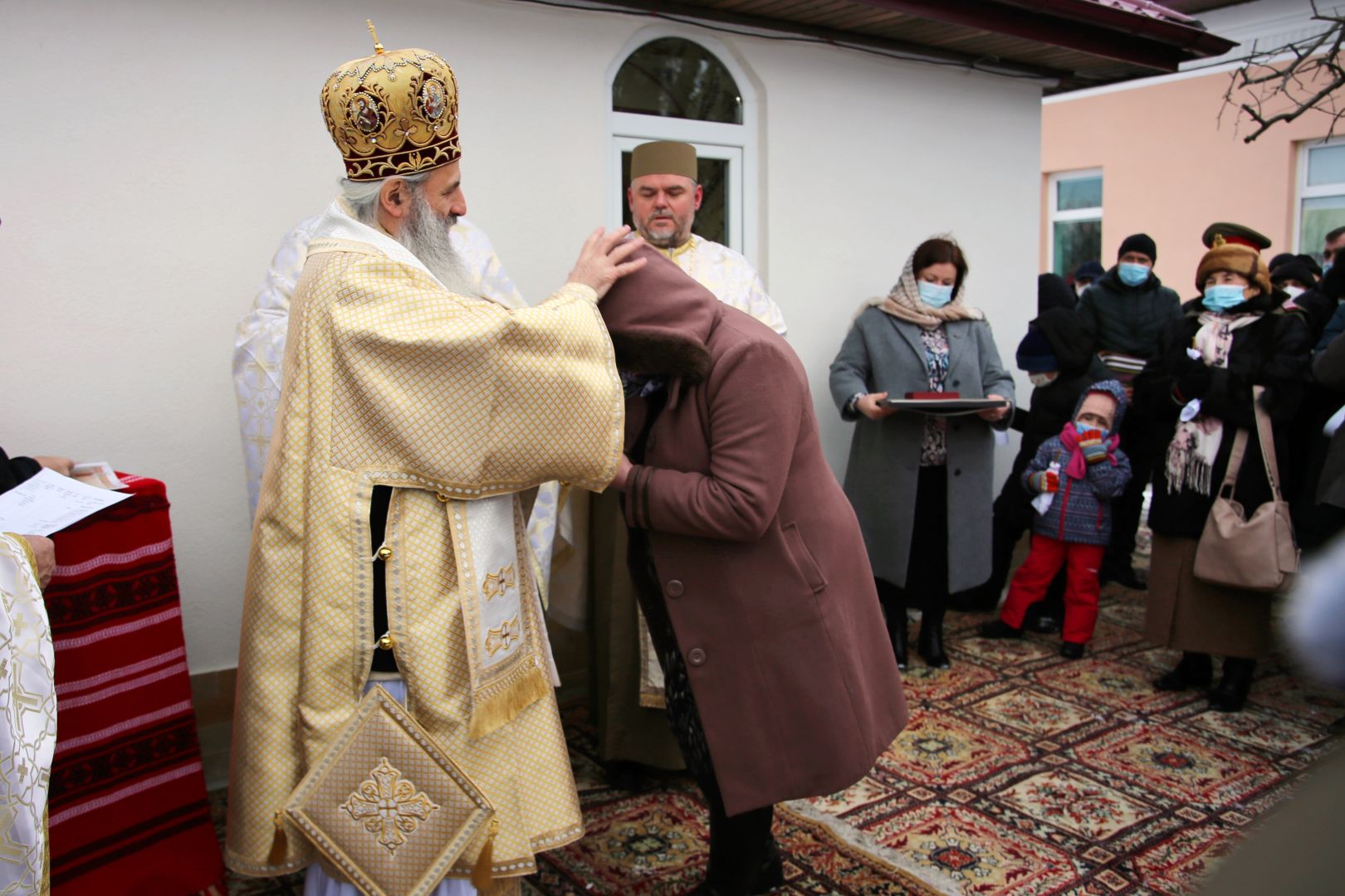 foto: Flavius Popa Paraclisul Centrului de asistență medico-socială din Bivolari, renovat de Batalionul 151 Infanterie, a fost târnosit duminică
