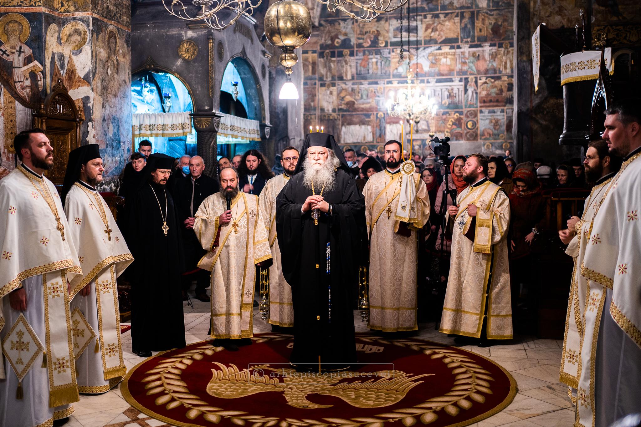 Sfânta Liturghie în noaptea dintre ani la Catedrala Arhiepiscopală din Suceava