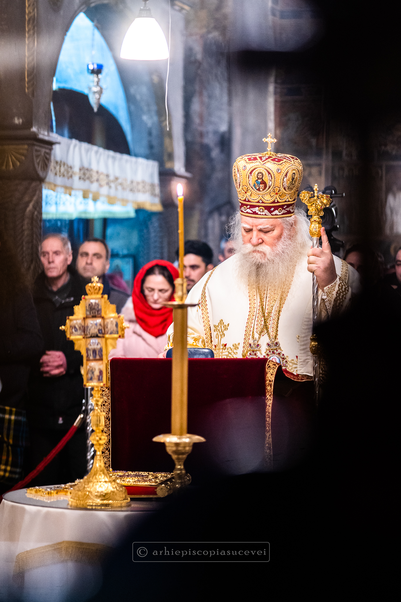 Sfânta Liturghie în noaptea dintre ani la Catedrala Arhiepiscopală din Suceava