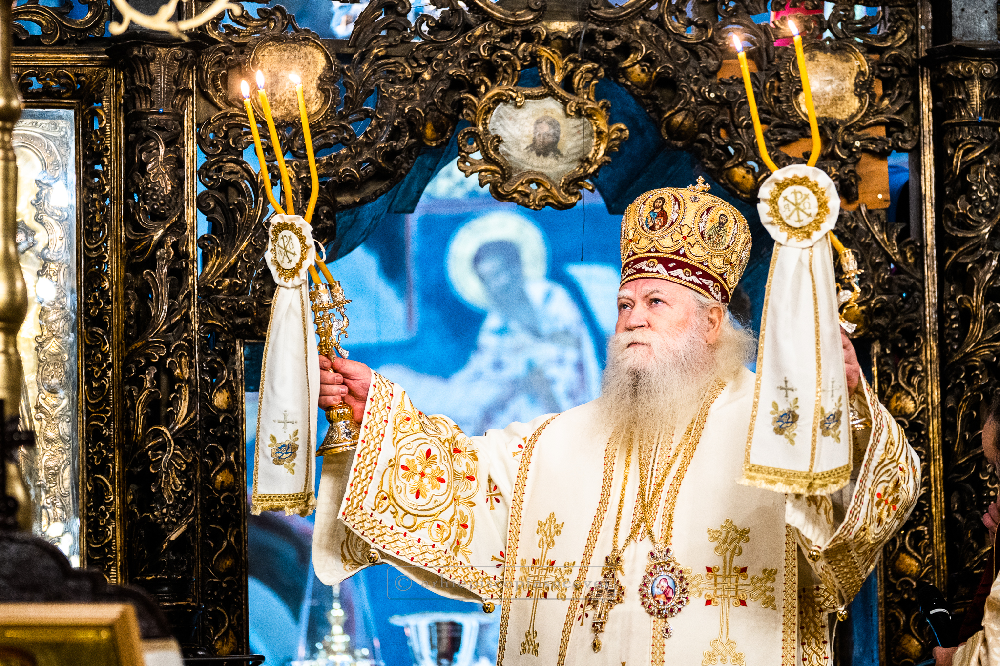 Sfânta Liturghie în noaptea dintre ani la Catedrala Arhiepiscopală din Suceava