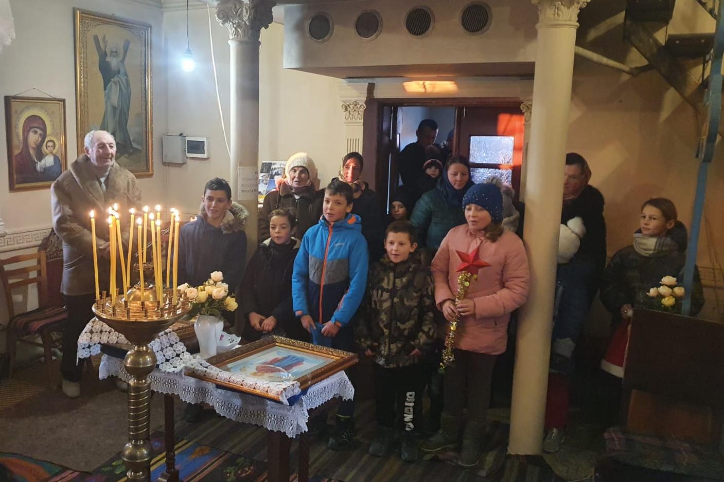 Daruri de Crăciun din partea Mănăstirii Hadâmbu pentru sute de copii din Basarabia