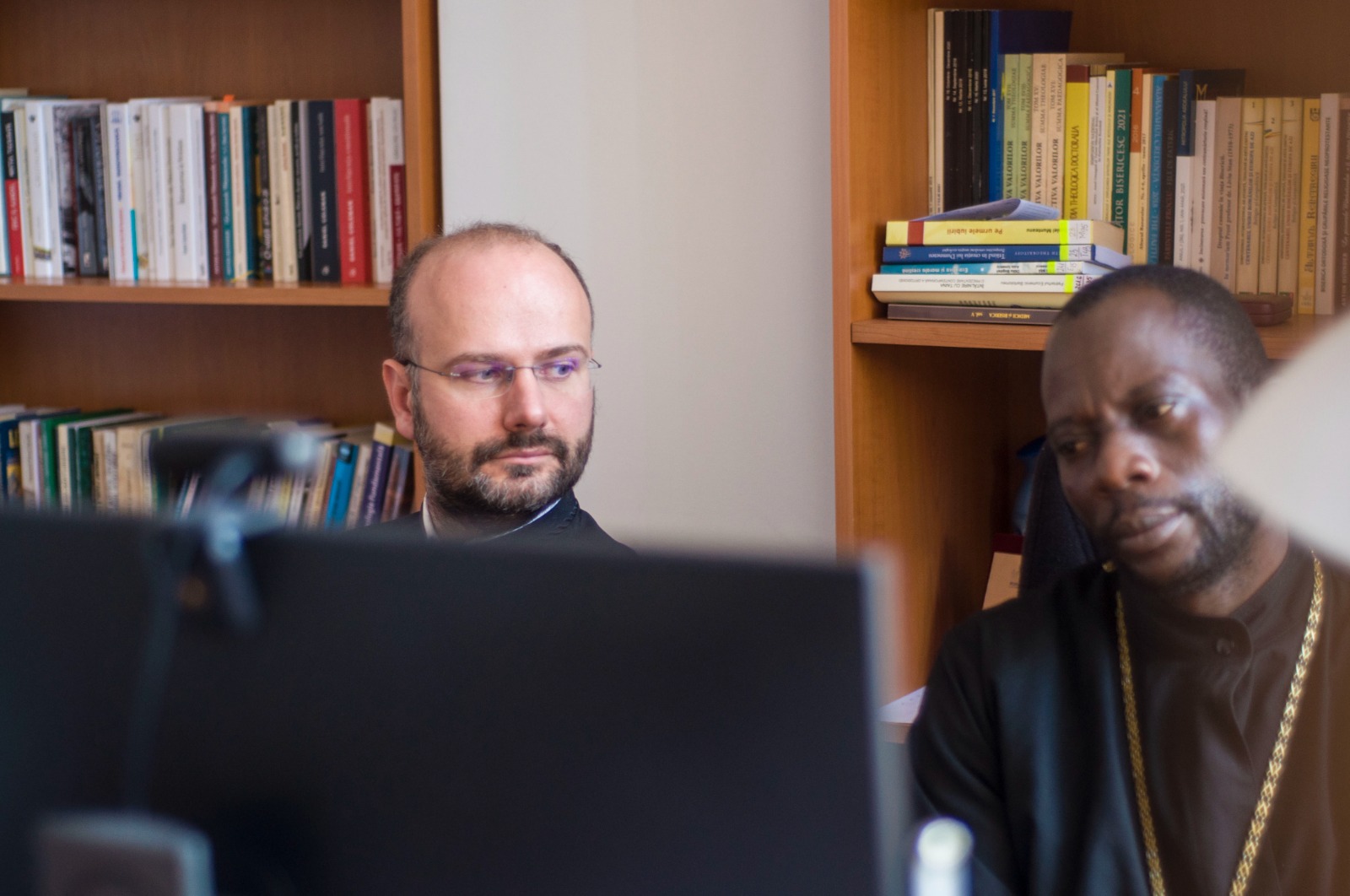 Comuniune inter-ortodoxă și dialog misionar: Parintele Habbil Lipesa Omukuba, din Kenya (Africa), invitat special la Facultatea de Teologie din Alba Iulia