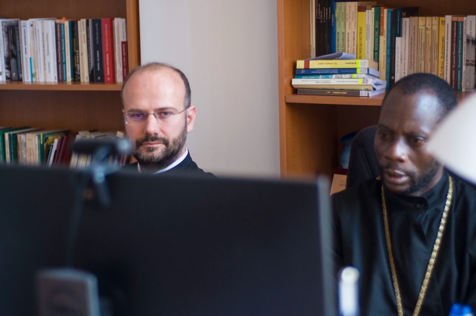 Comuniune inter-ortodoxă și dialog misionar: Parintele Habbil Lipesa Omukuba, din Kenya (Africa), invitat special la Facultatea de Teologie din Alba Iulia