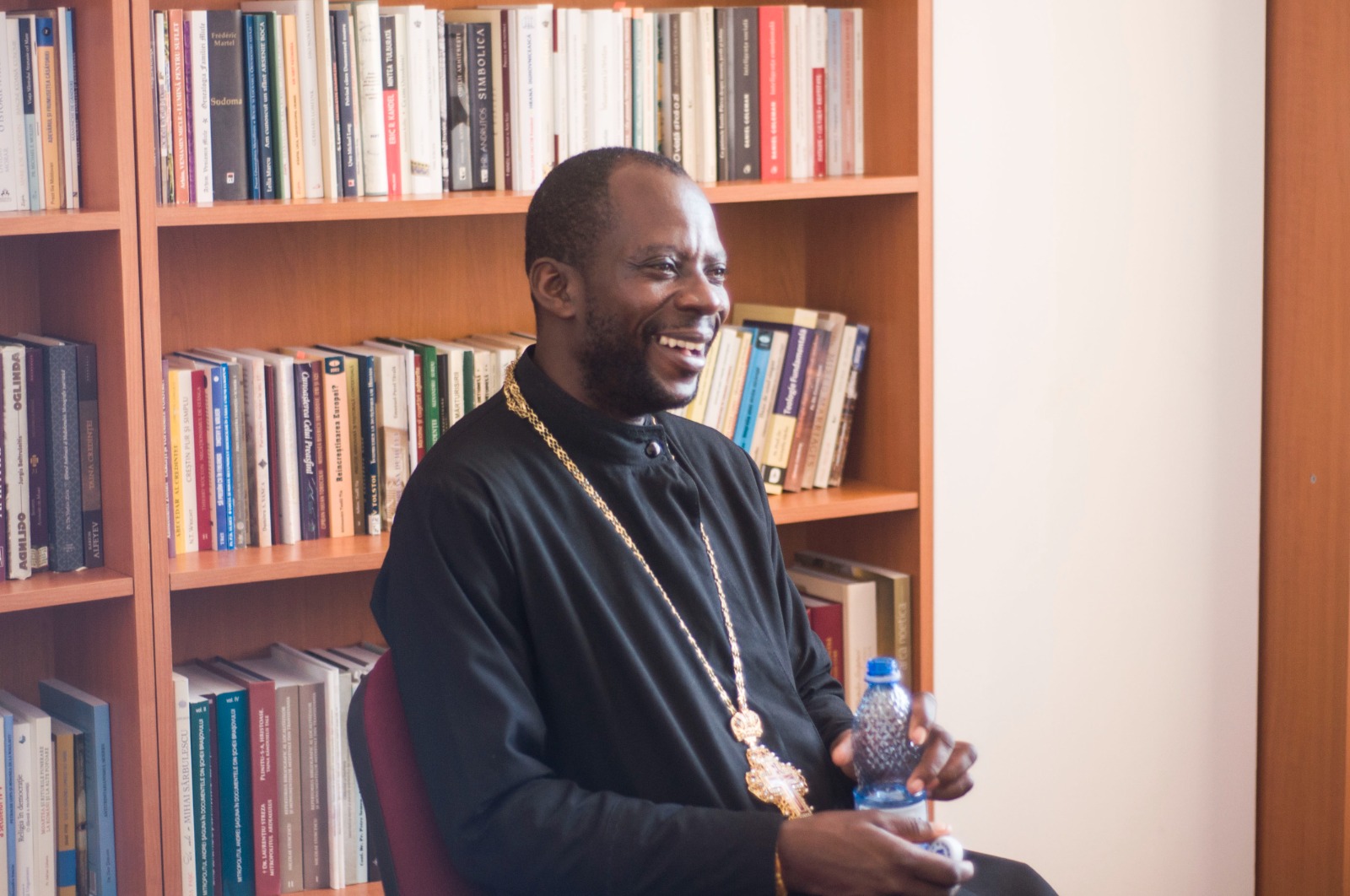 Comuniune inter-ortodoxă și dialog misionar: Parintele Habbil Lipesa Omukuba, din Kenya (Africa), invitat special la Facultatea de Teologie din Alba Iulia