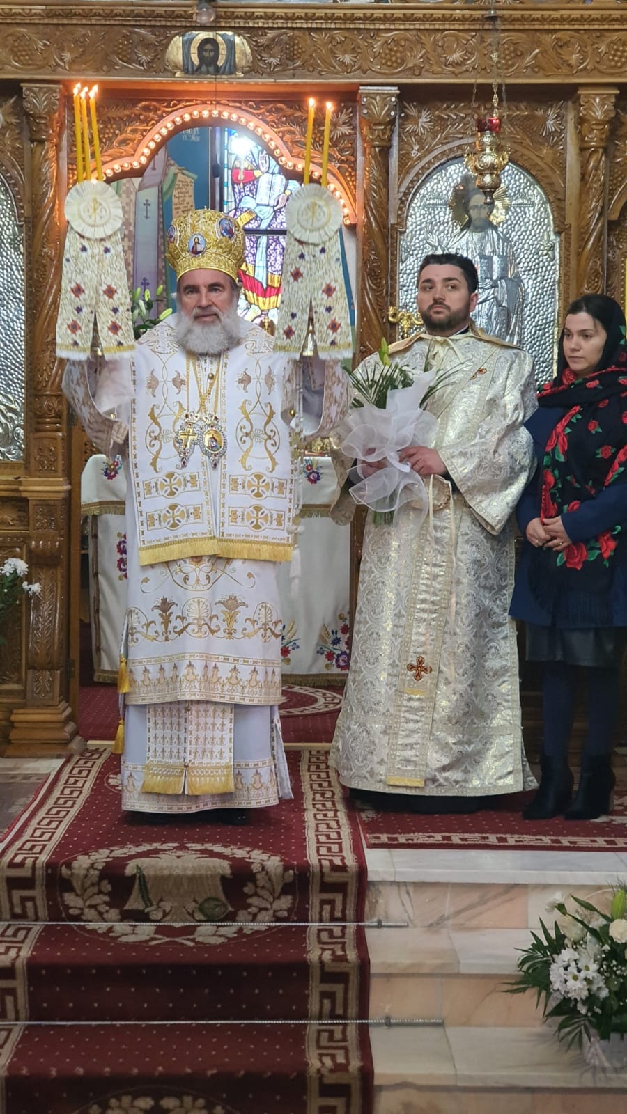 Slujbe arhiereşti la Mănăstirea Măgura Ocnei