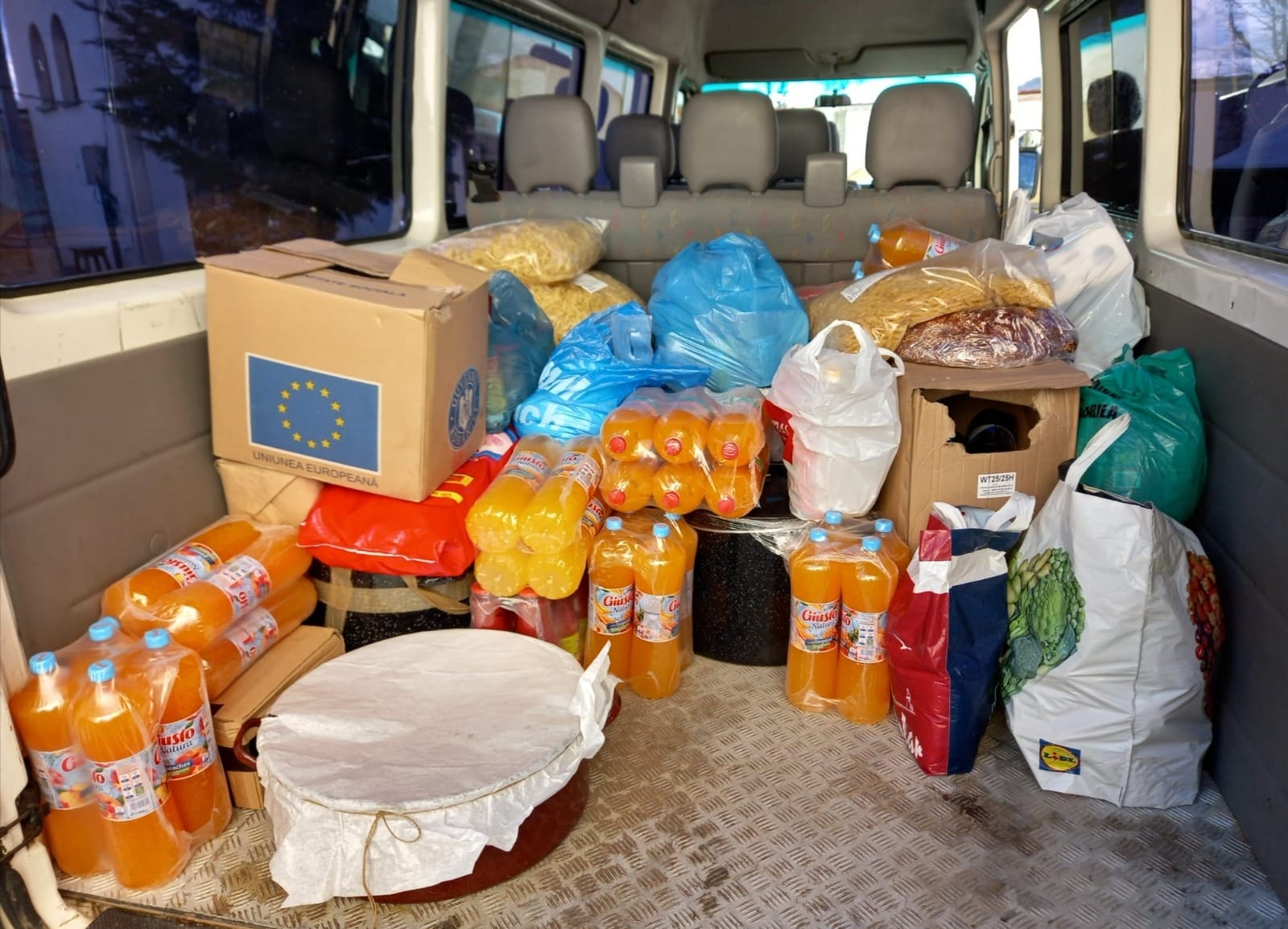 Campania „Alături de copiii de la Valea Plopului”